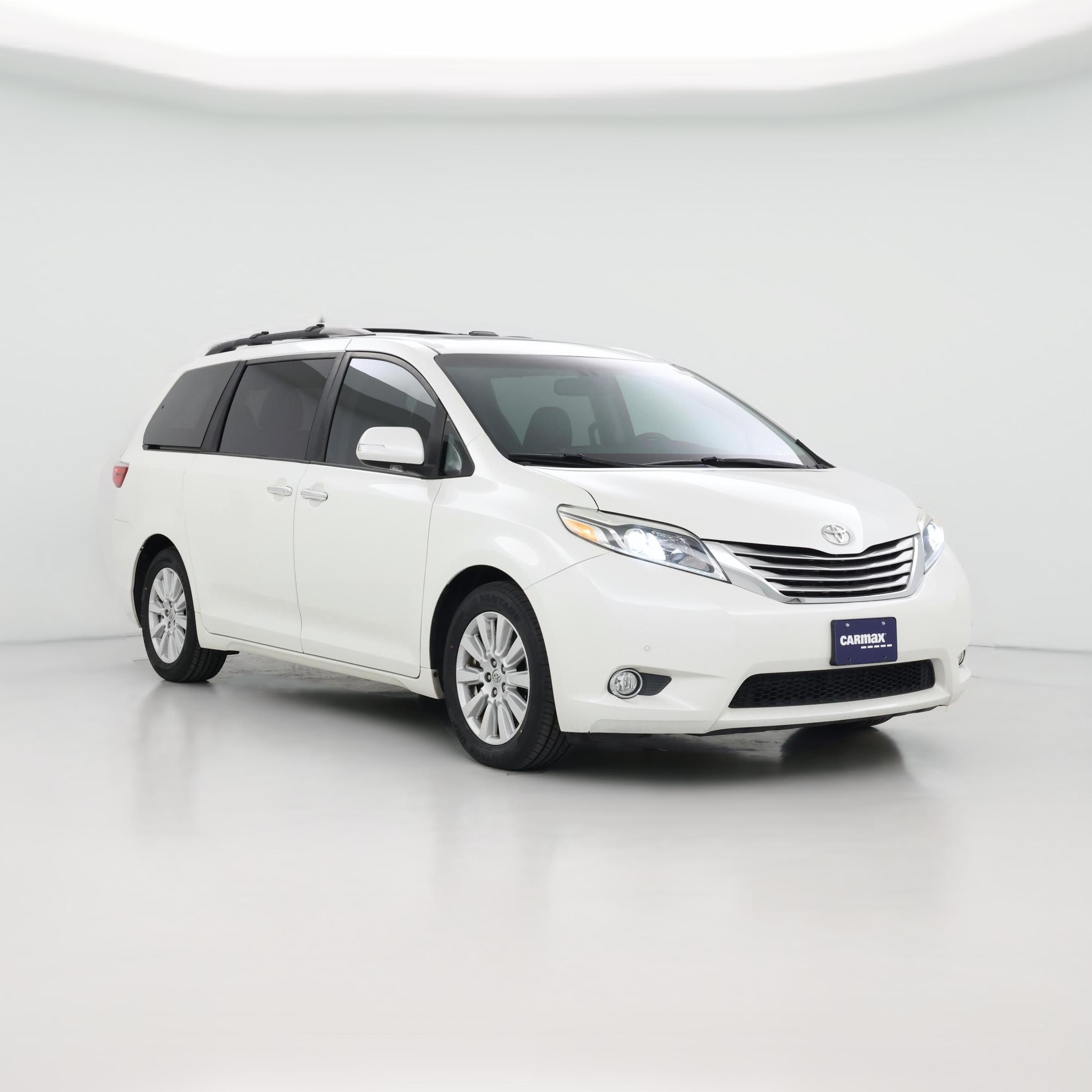 Thumbnail: 2017 Toyota Sienna - 1