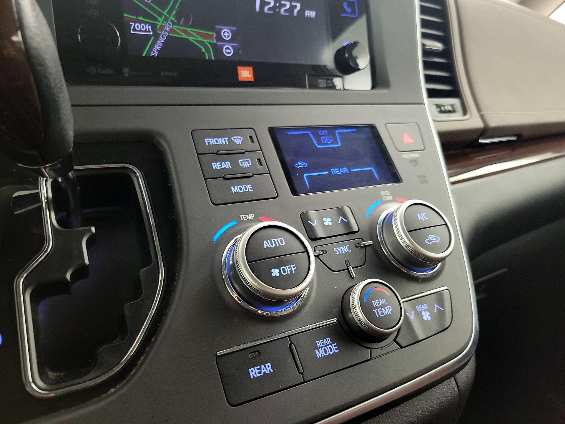 Thumbnail: 2017 Toyota Sienna - 16