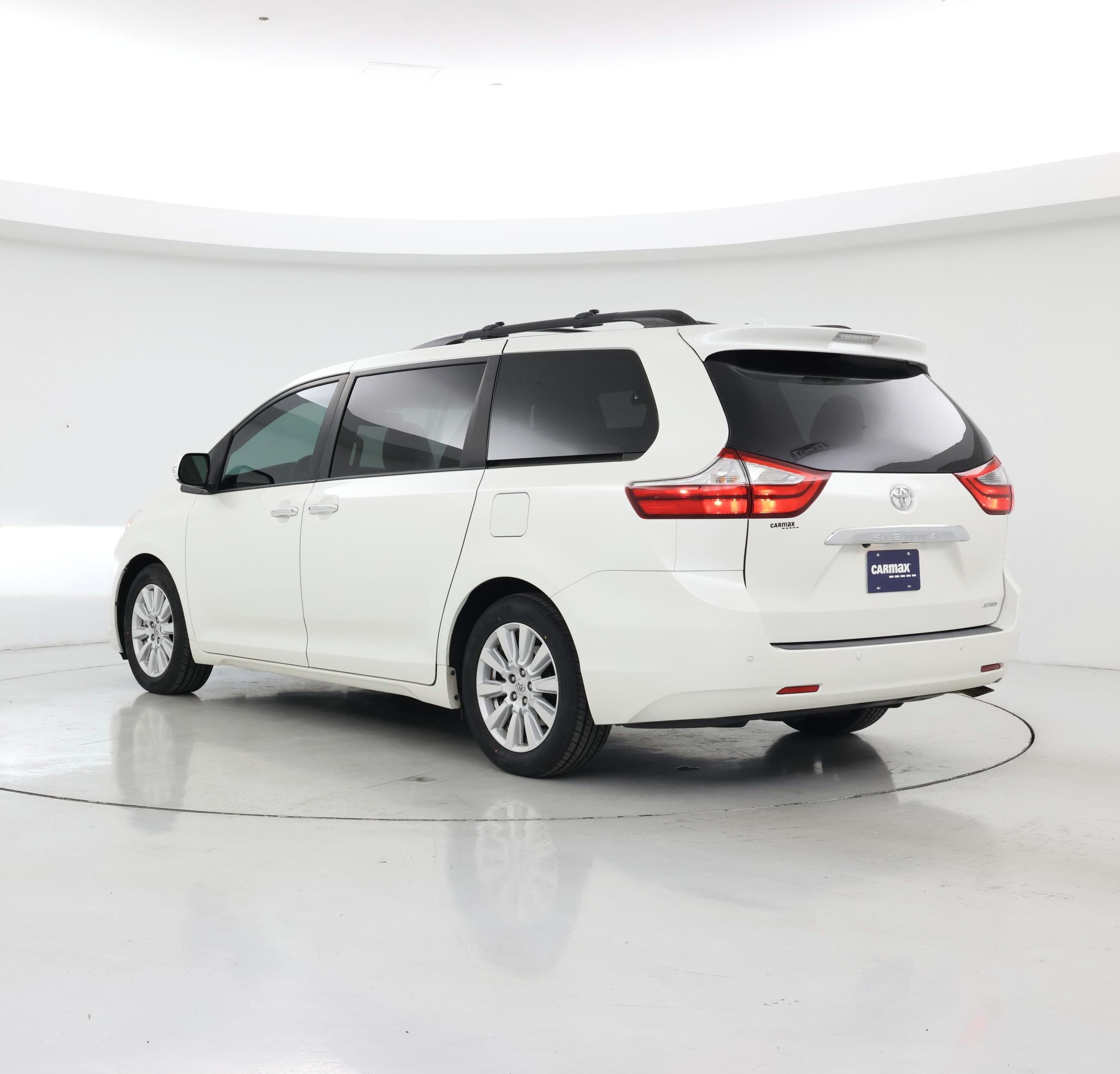 Thumbnail: 2017 Toyota Sienna - 2