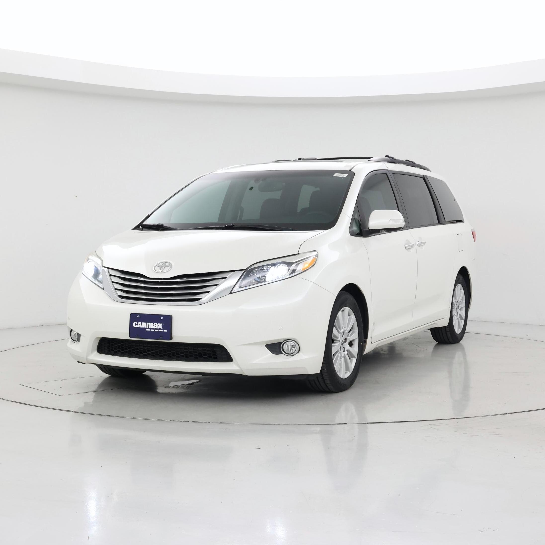 Thumbnail: 2017 Toyota Sienna - 4