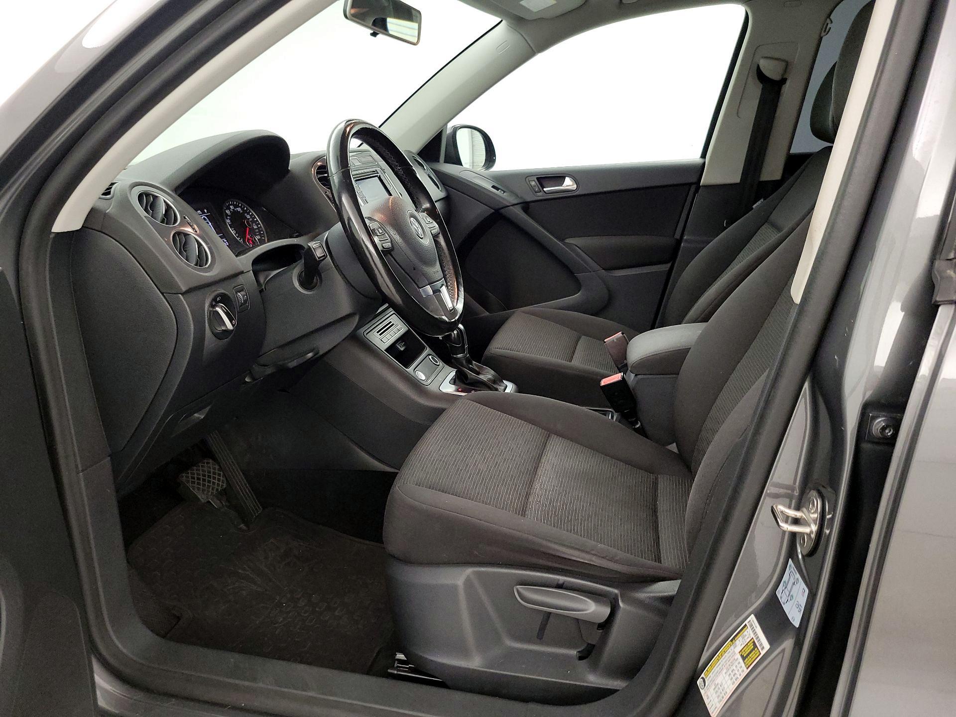 Thumbnail: 2018 Volkswagen Tiguan - 11