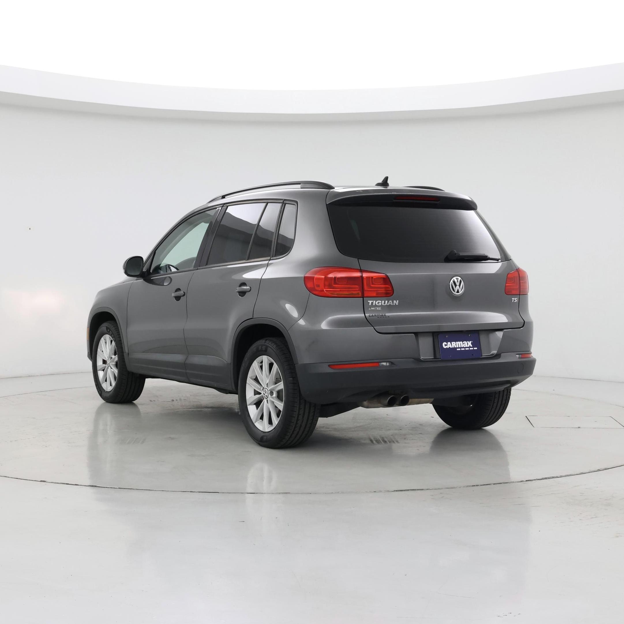 Thumbnail: 2018 Volkswagen Tiguan - 2
