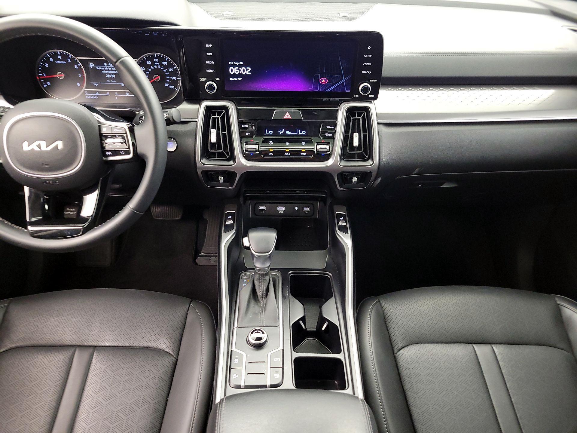 Thumbnail: 2023 Kia Sorento - 9