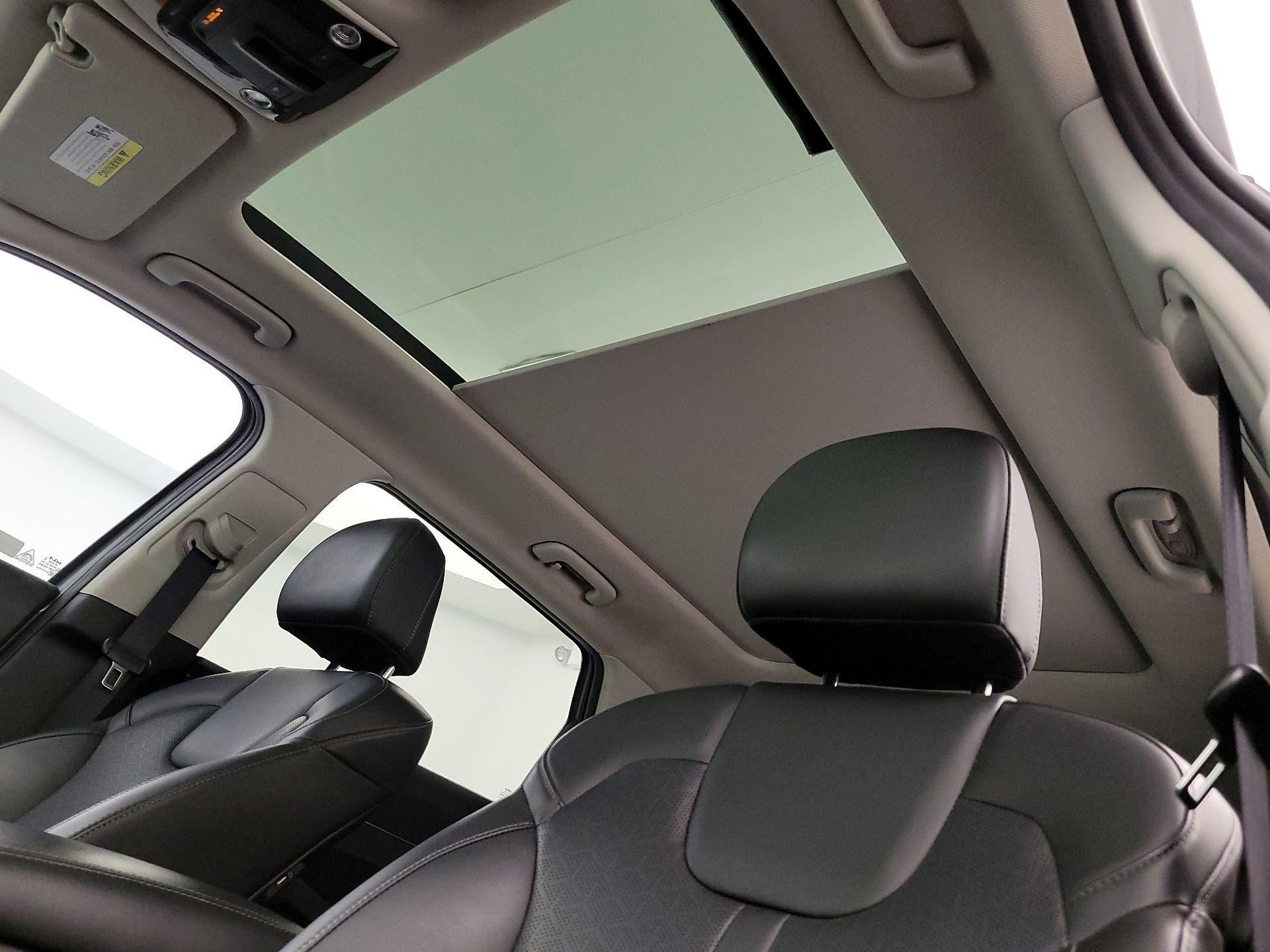 Thumbnail: 2023 Kia Sorento - 19