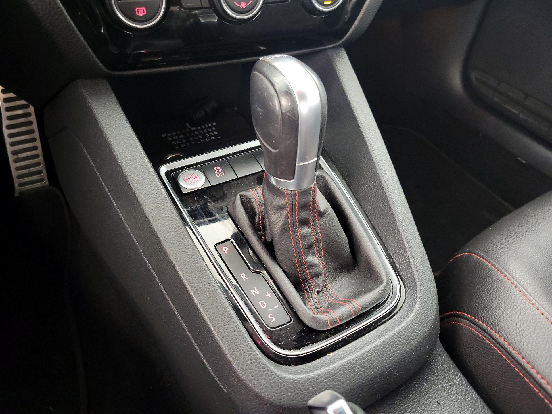 Thumbnail: 2016 Volkswagen Jetta - 17