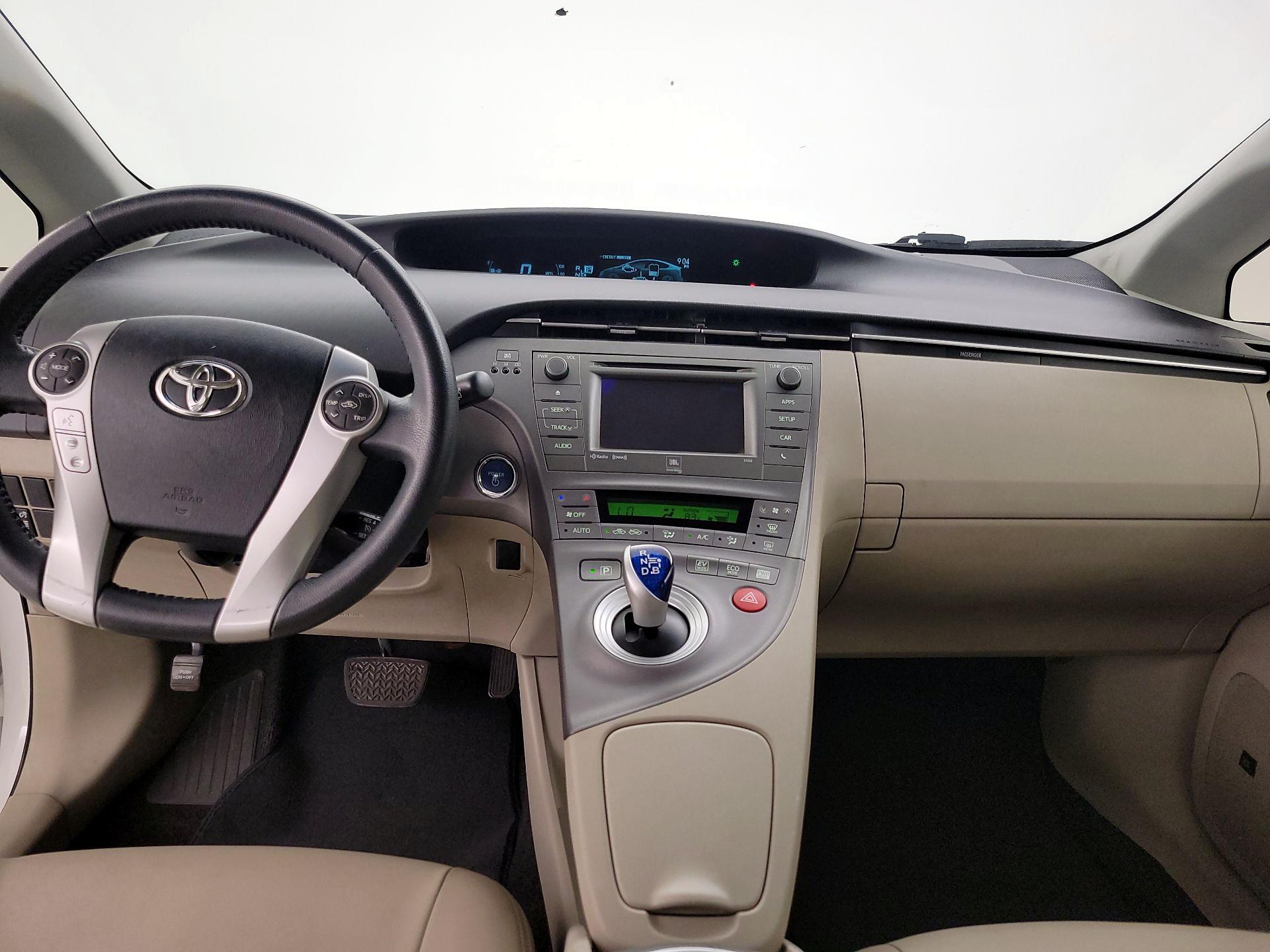 Thumbnail: 2015 Toyota Prius - 9