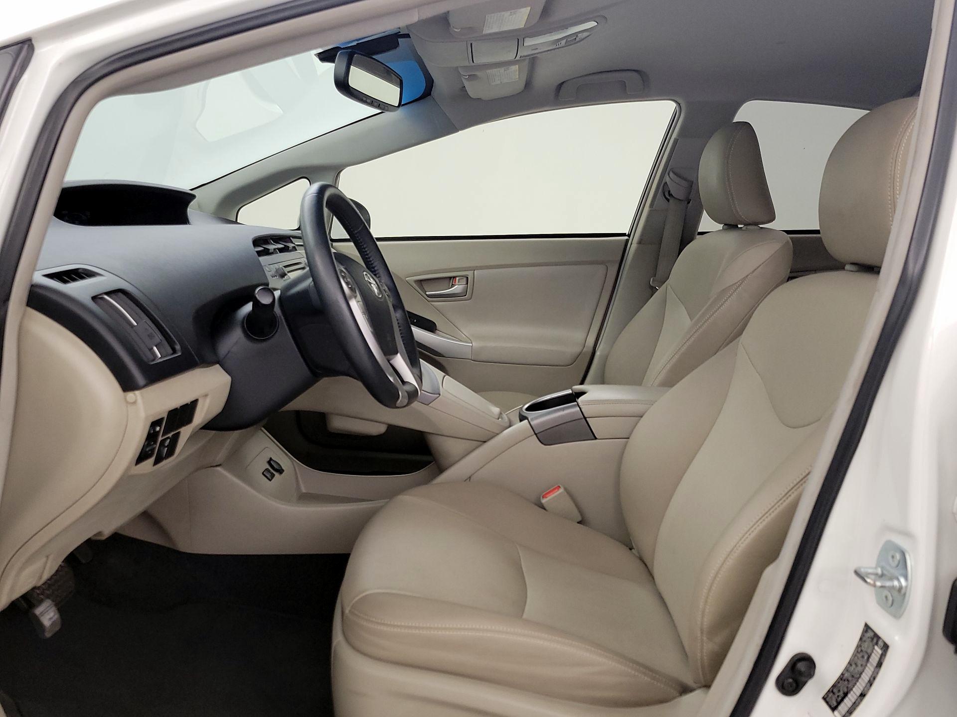 Thumbnail: 2015 Toyota Prius - 11