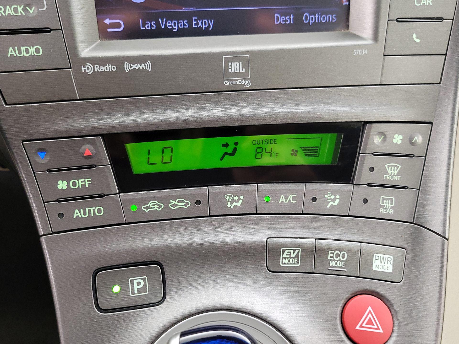 Thumbnail: 2015 Toyota Prius - 16
