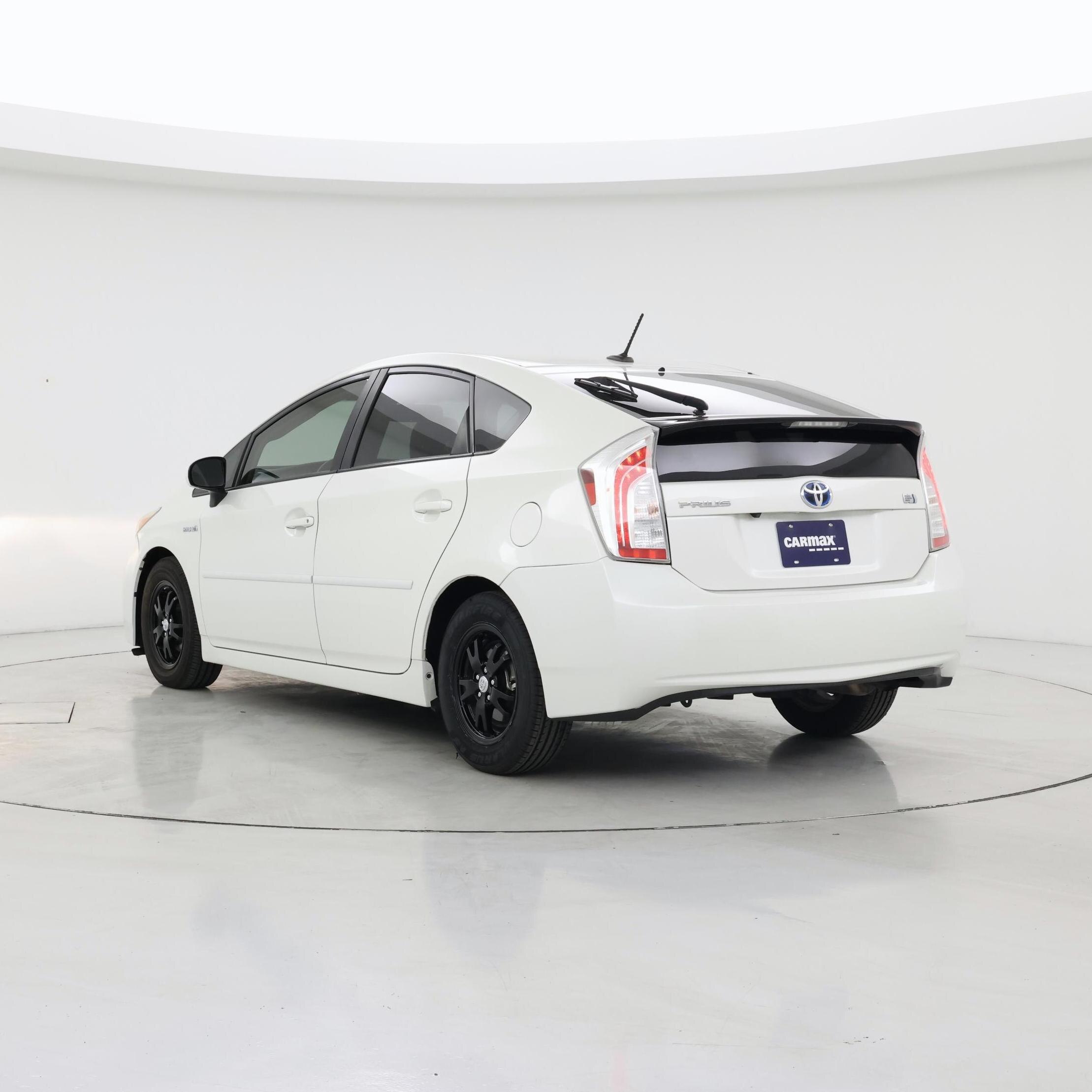 Thumbnail: 2015 Toyota Prius - 2