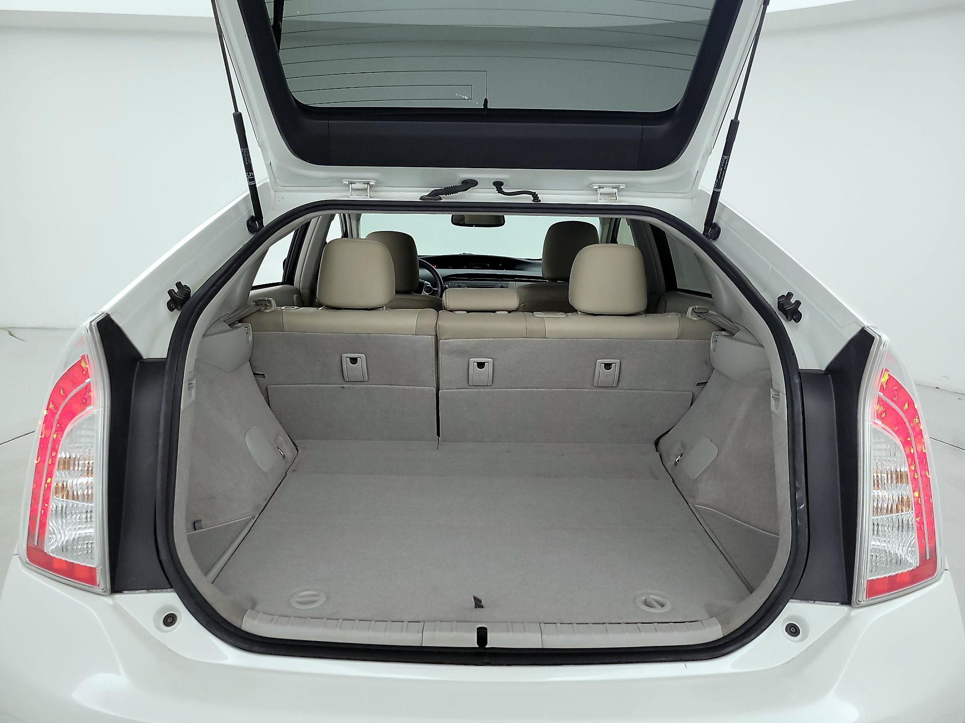 Thumbnail: 2015 Toyota Prius - 20