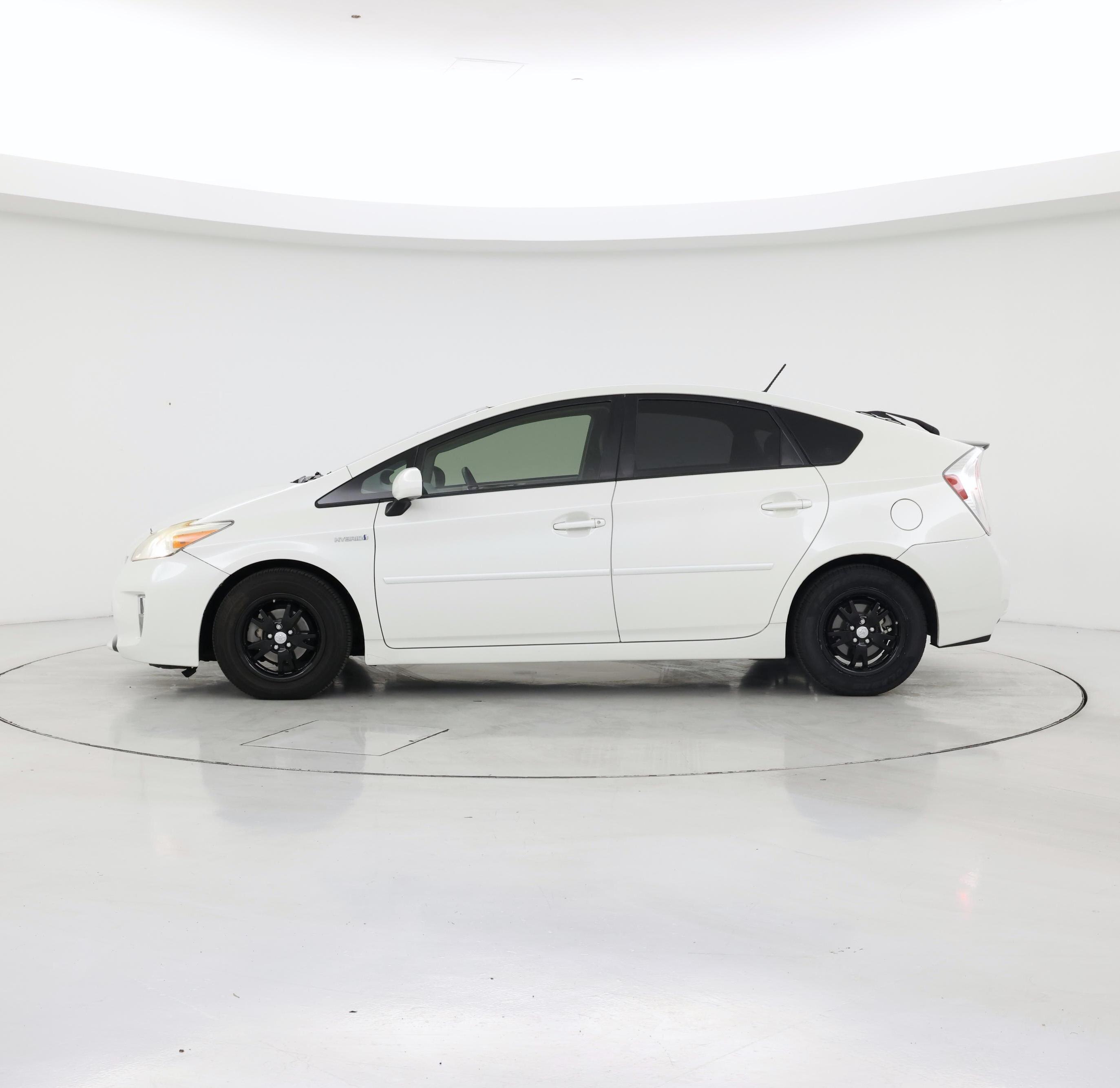 Thumbnail: 2015 Toyota Prius - 3