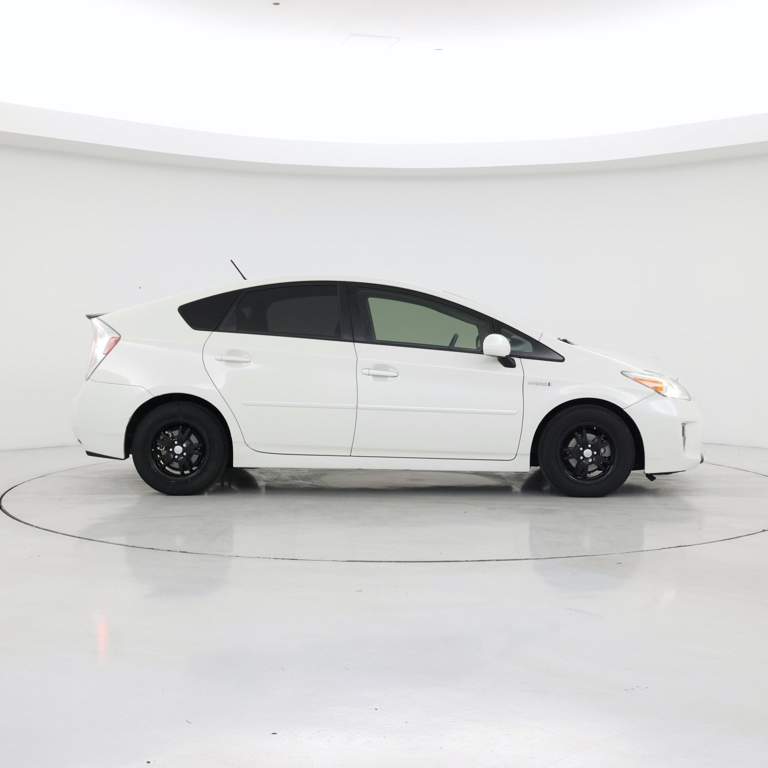 Thumbnail: 2015 Toyota Prius - 7