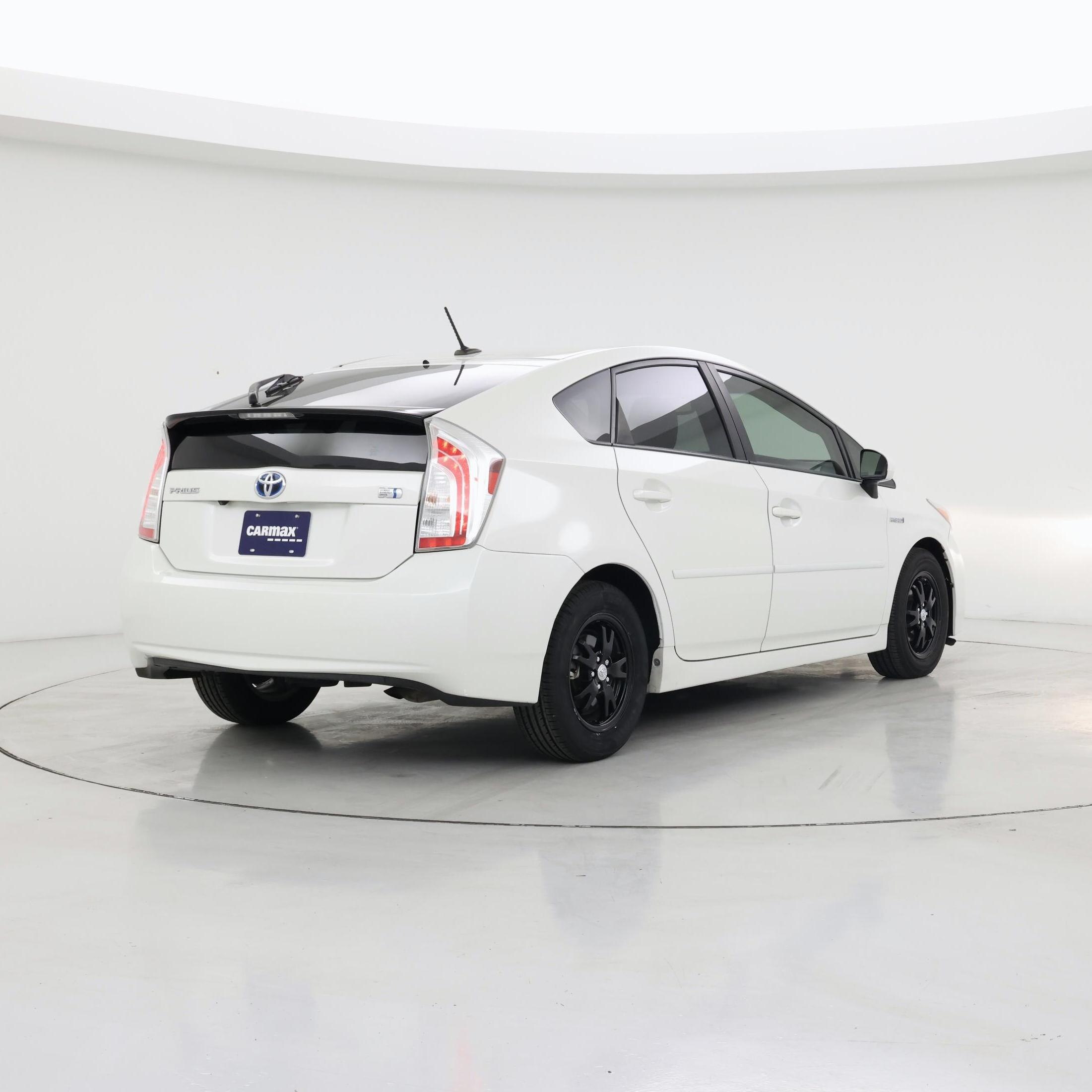 Thumbnail: 2015 Toyota Prius - 8