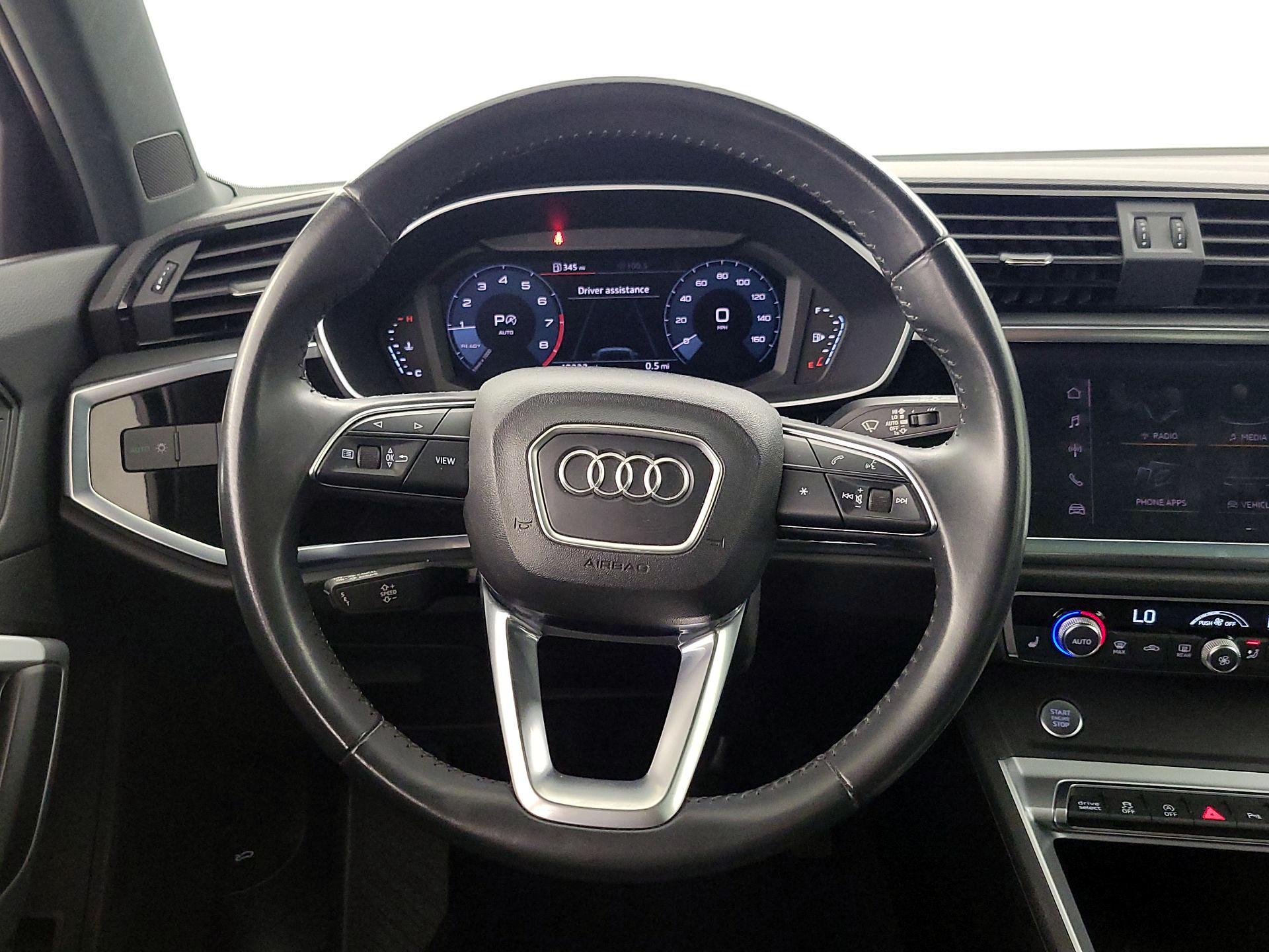 Thumbnail: 2020 Audi Q3 - 10