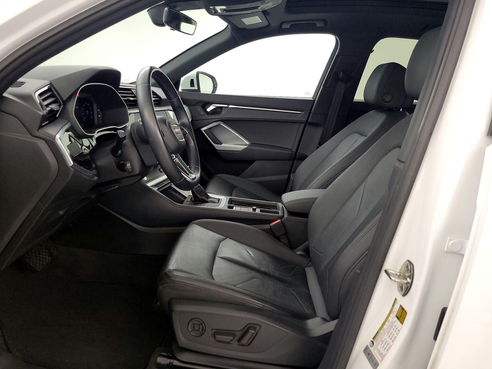 Thumbnail: 2020 Audi Q3 - 11