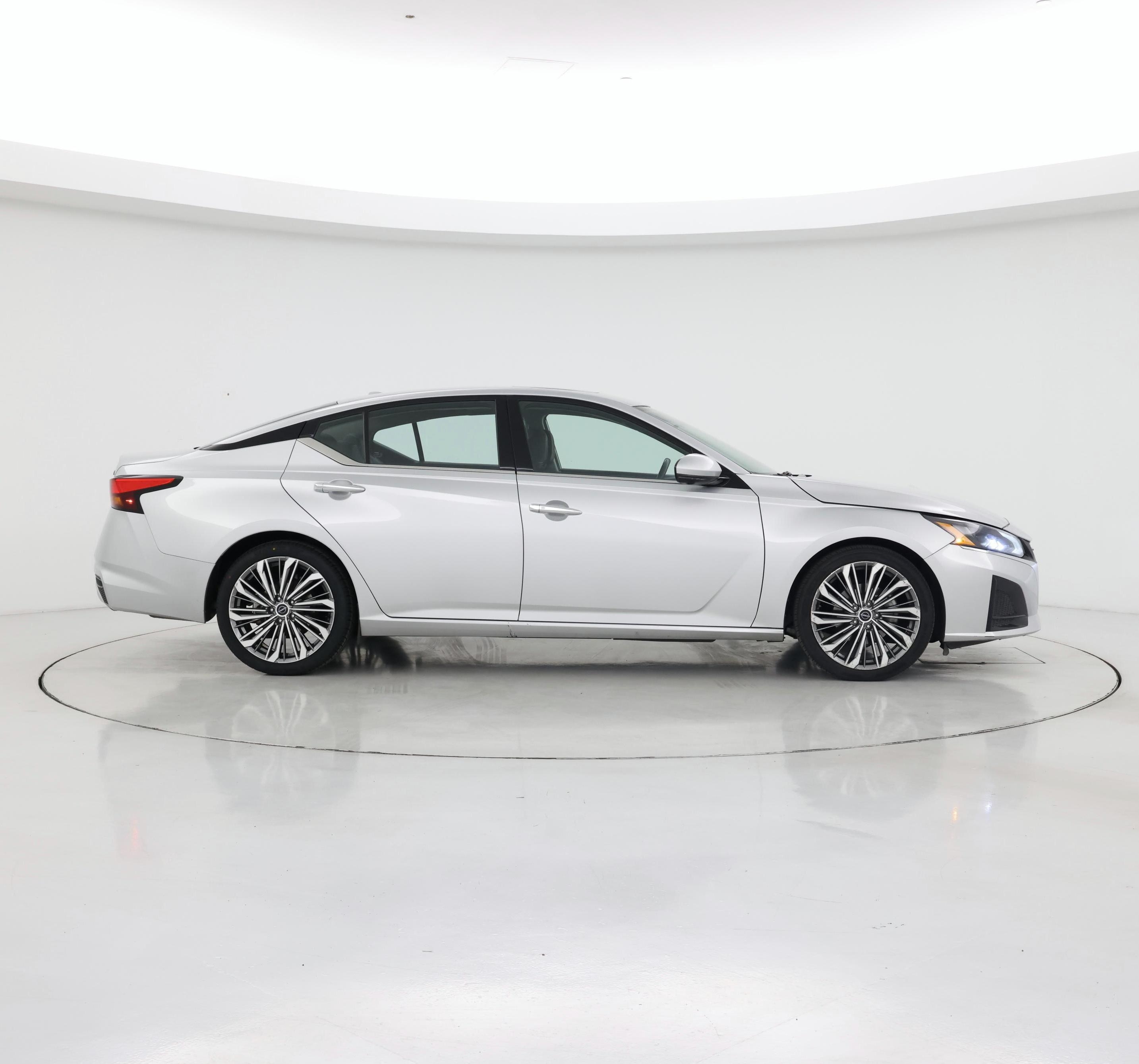 Thumbnail: 2023 Nissan Altima - 7