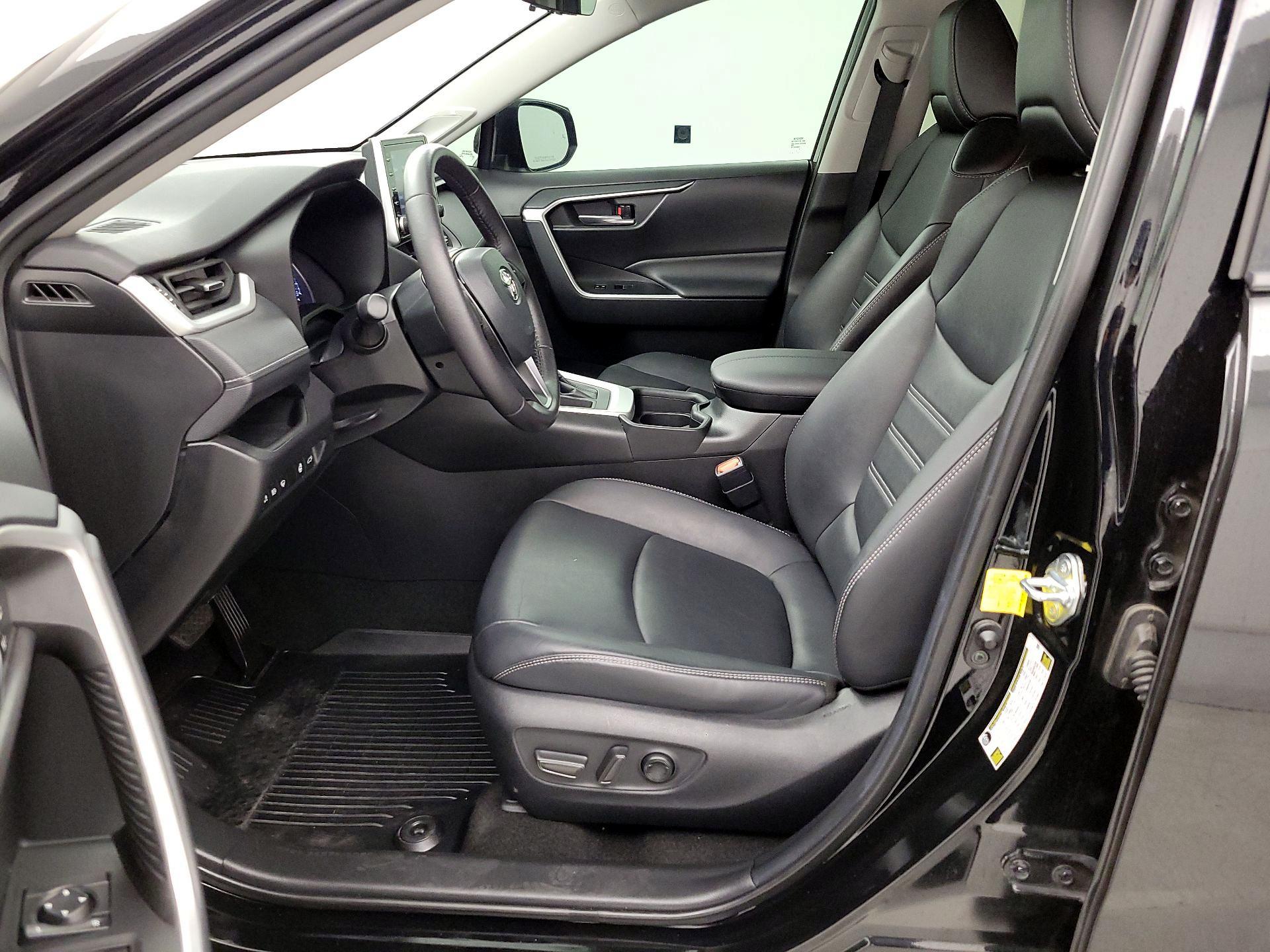 Thumbnail: 2021 Toyota RAV4 - 11