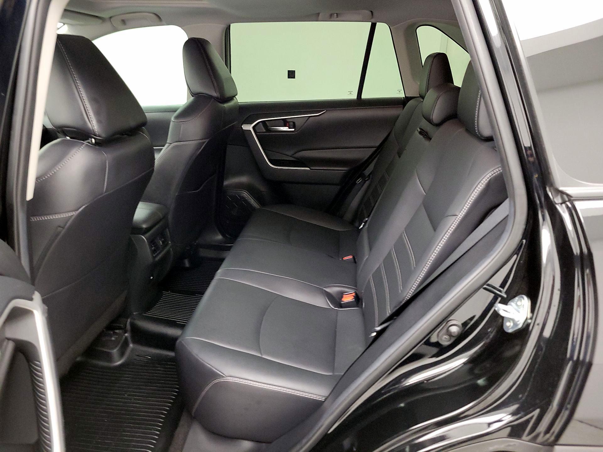 Thumbnail: 2021 Toyota RAV4 - 20