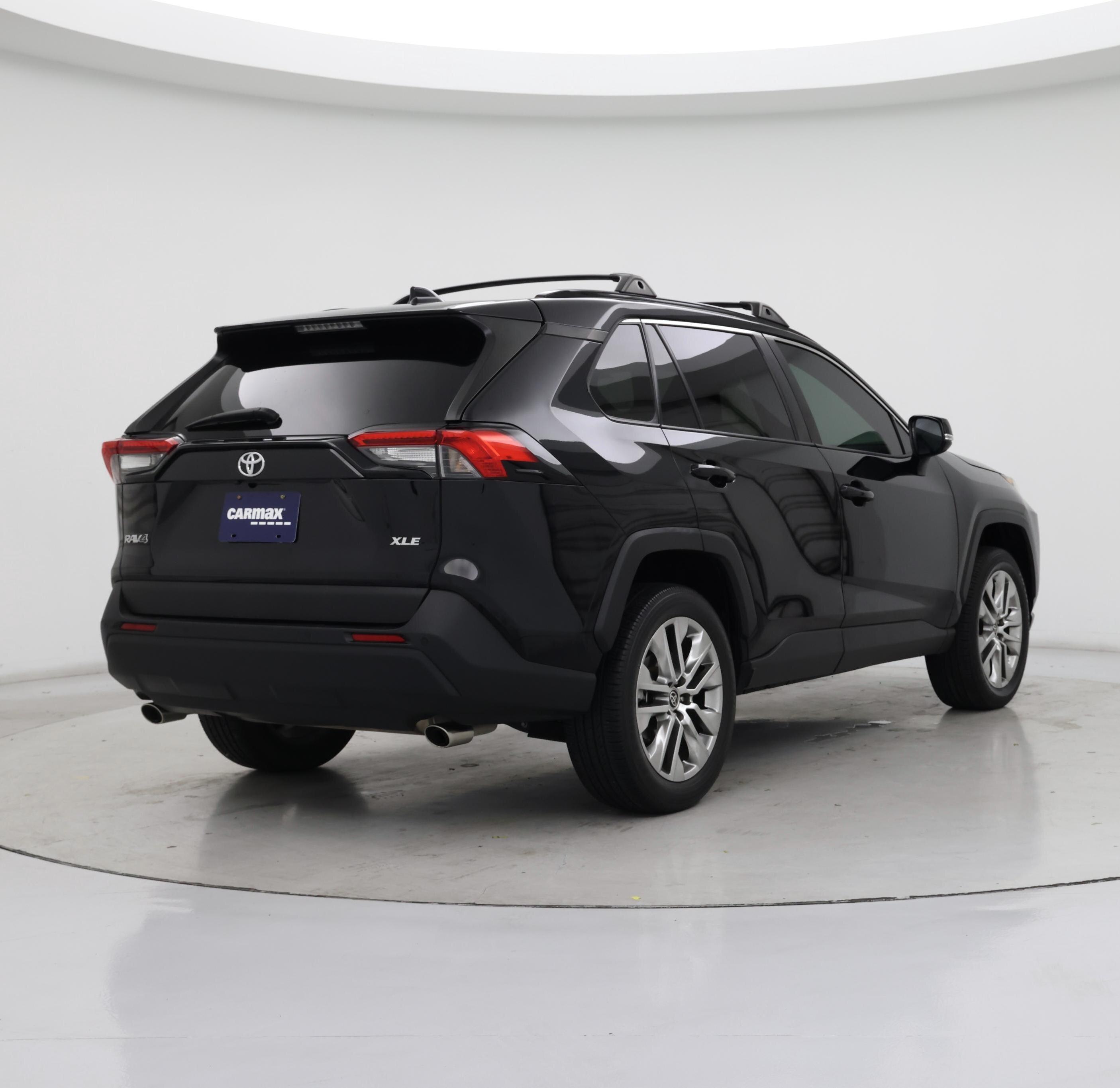 Thumbnail: 2021 Toyota RAV4 - 8