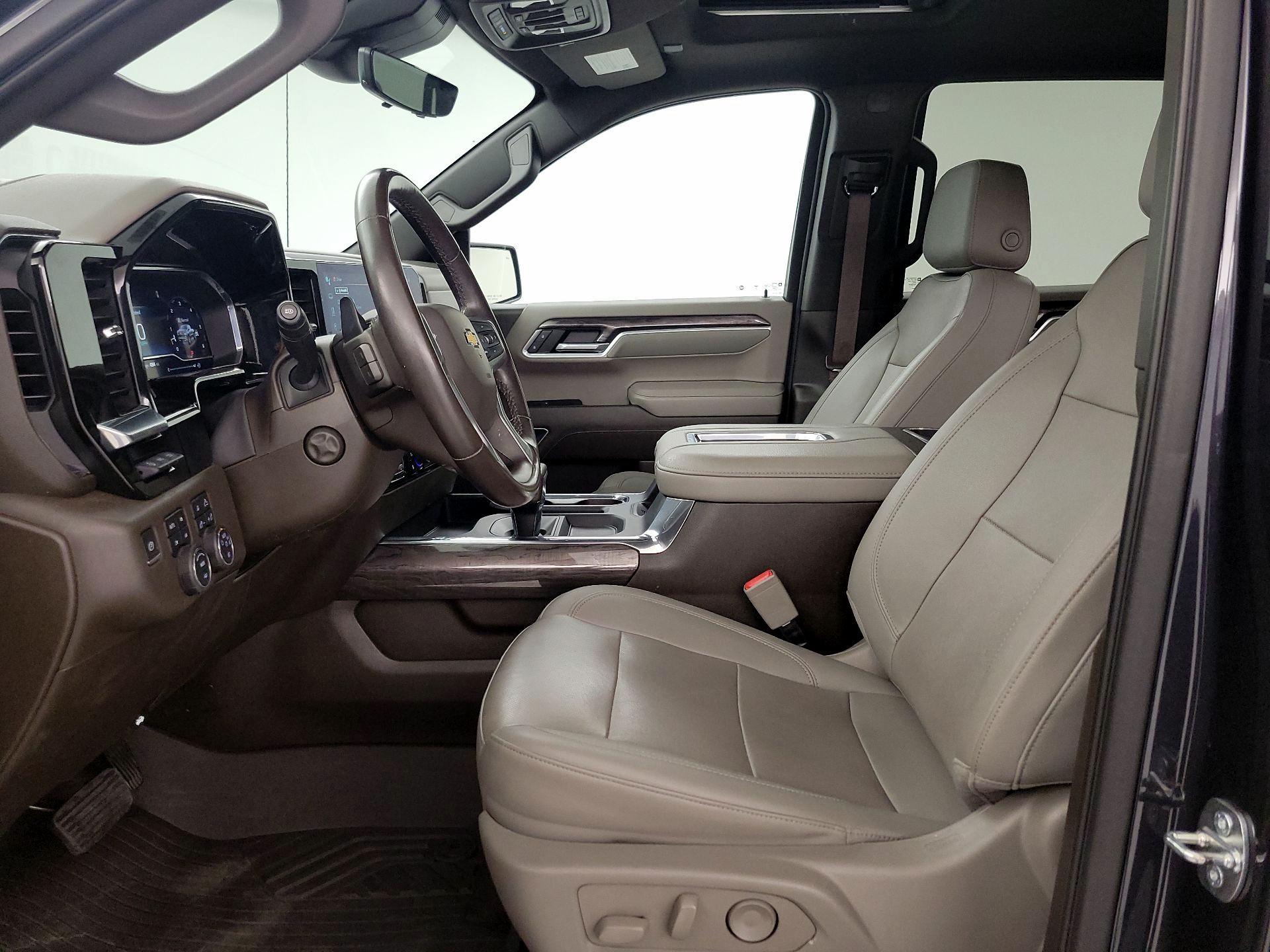 Thumbnail: 2022 Chevrolet Silverado 1500 - 11