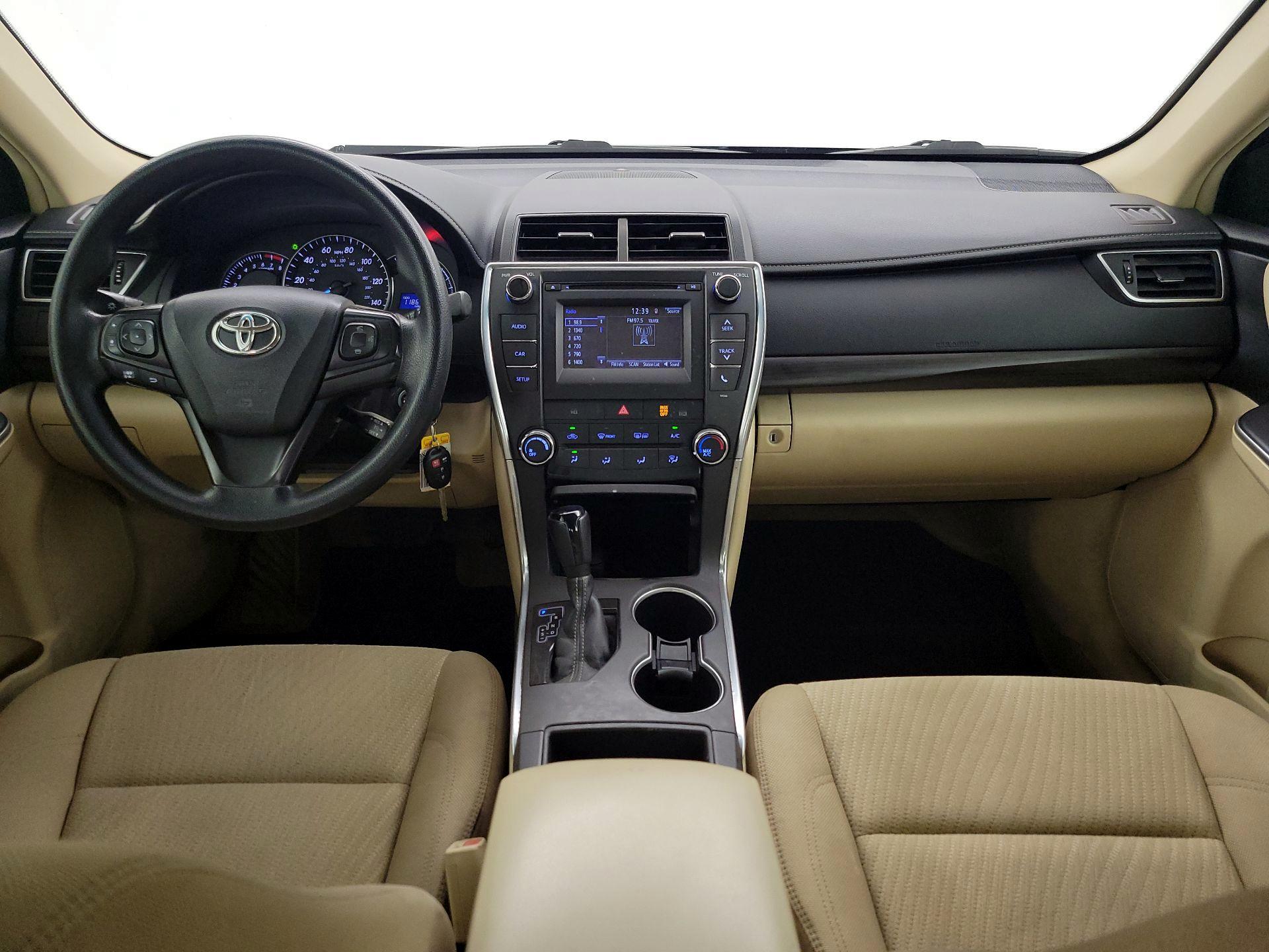 Thumbnail: 2015 Toyota Camry - 9