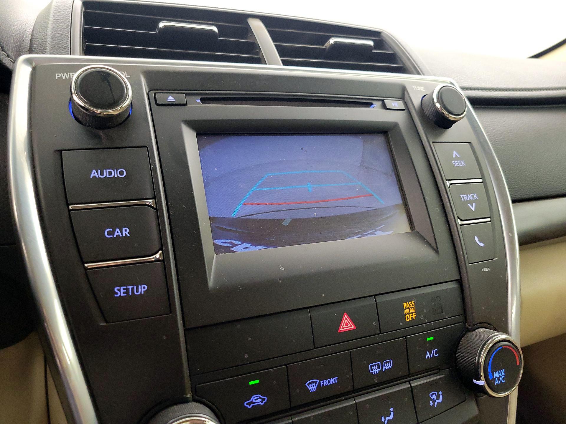 Thumbnail: 2015 Toyota Camry - 14