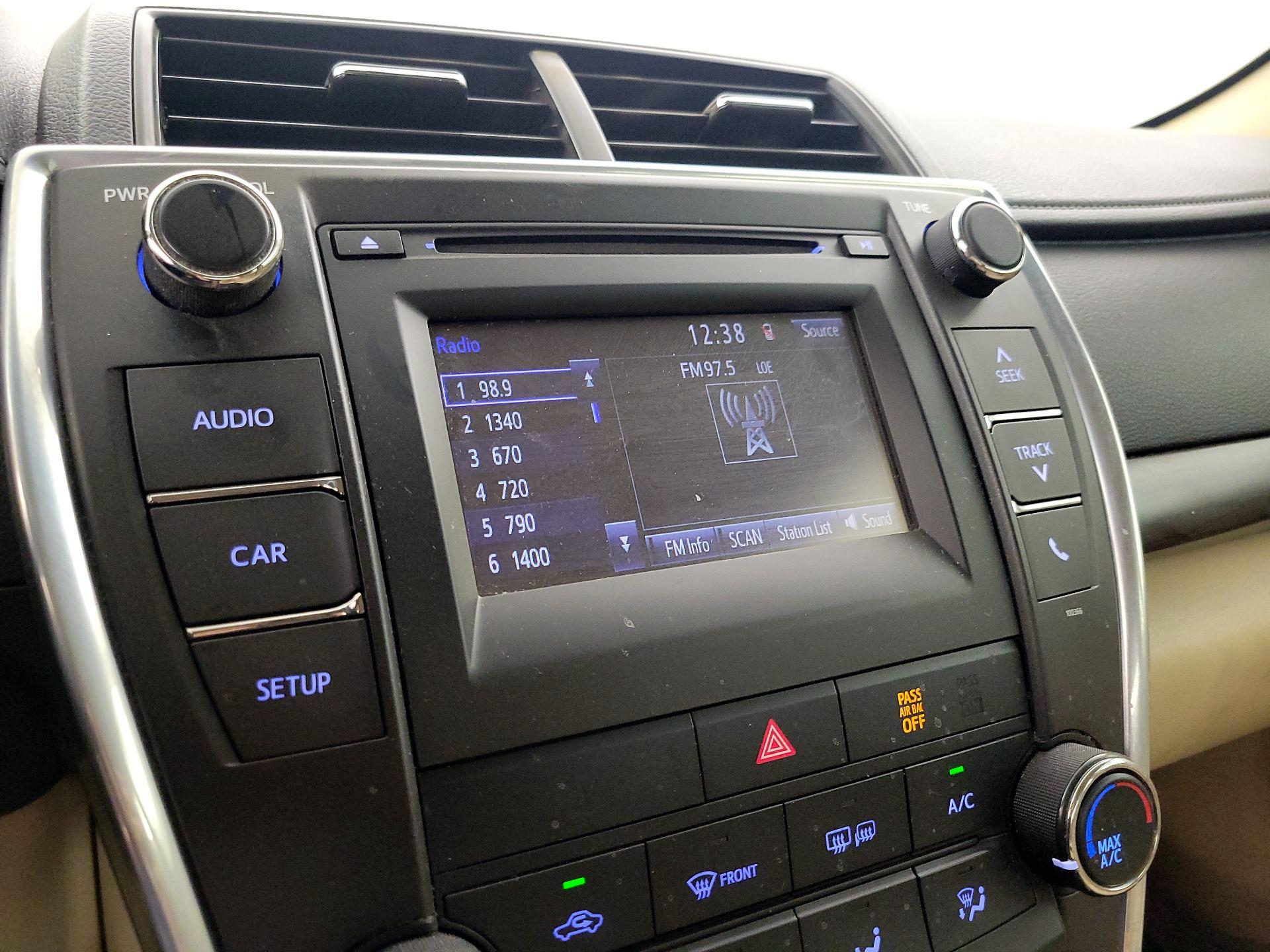 Thumbnail: 2015 Toyota Camry - 15
