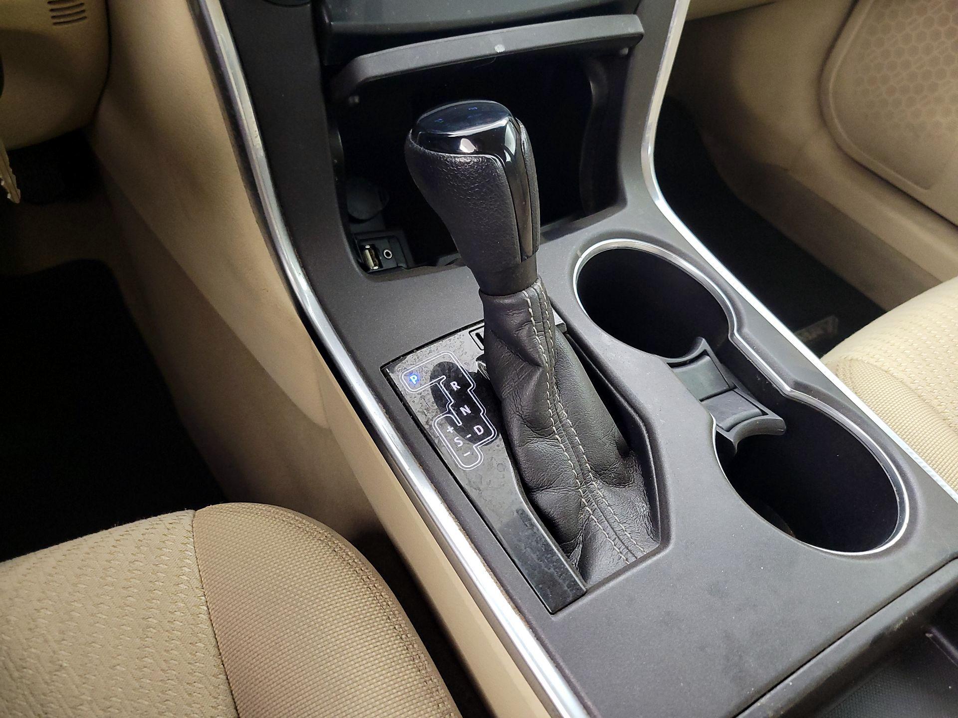 Thumbnail: 2015 Toyota Camry - 17