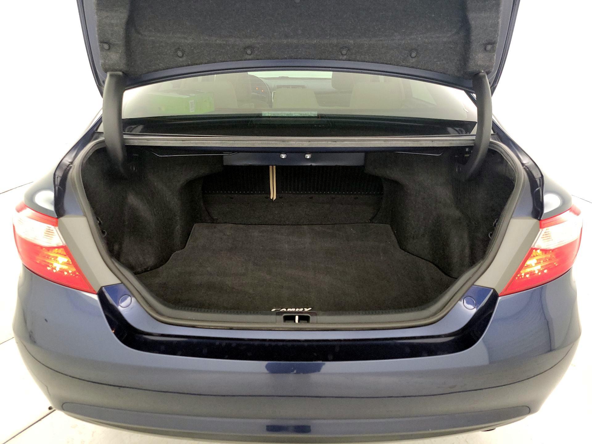Thumbnail: 2015 Toyota Camry - 20