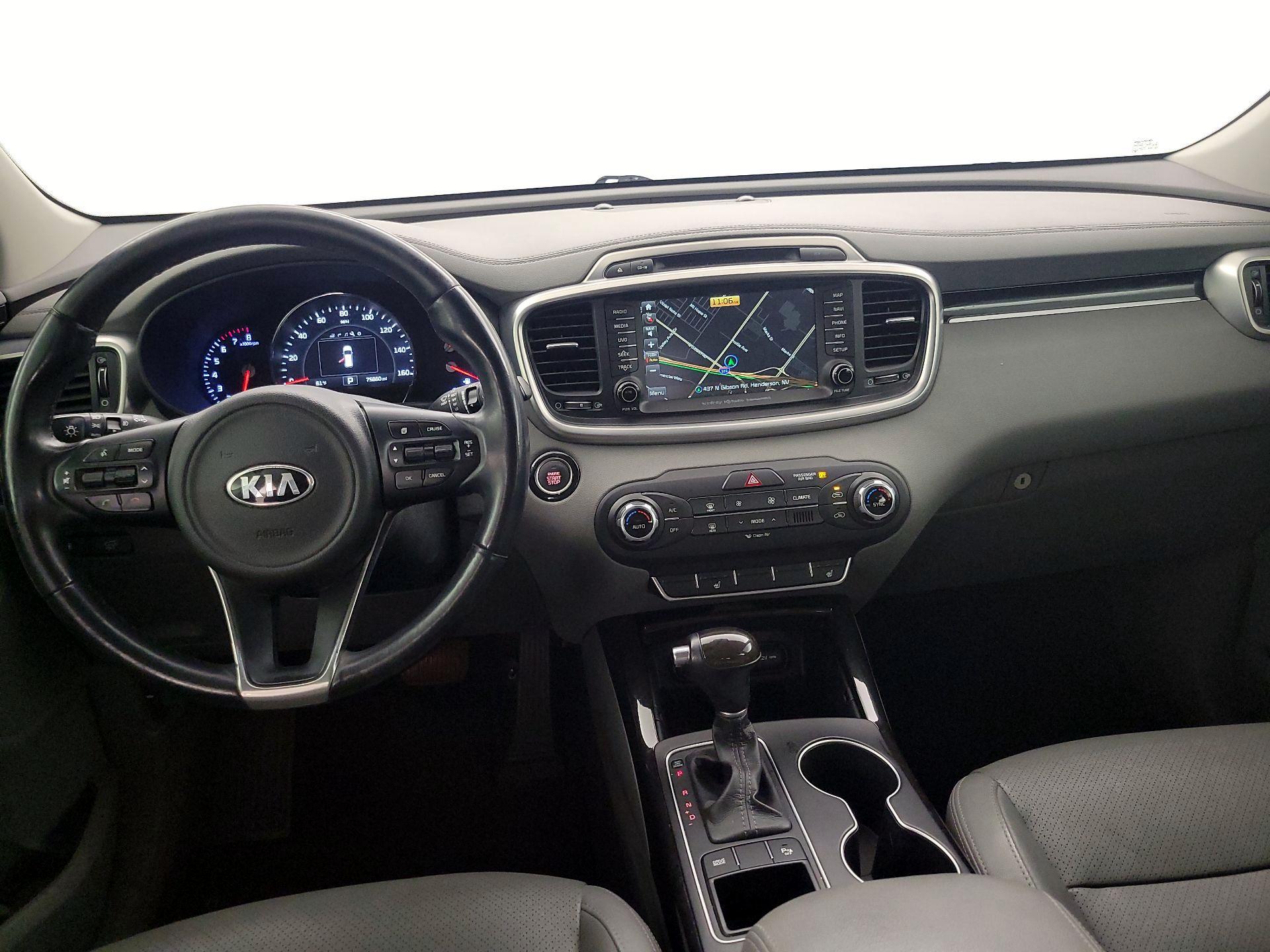 Thumbnail: 2016 Kia Sorento - 9