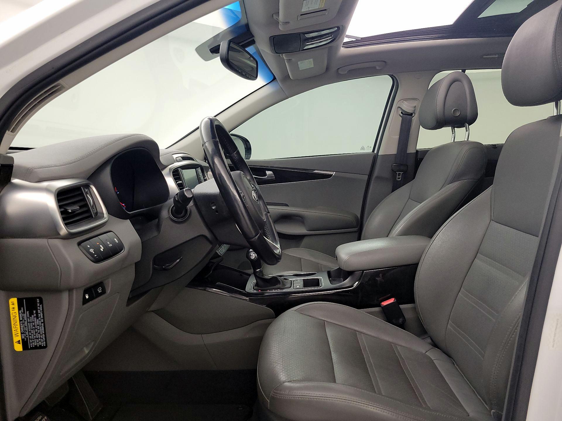 Thumbnail: 2016 Kia Sorento - 11