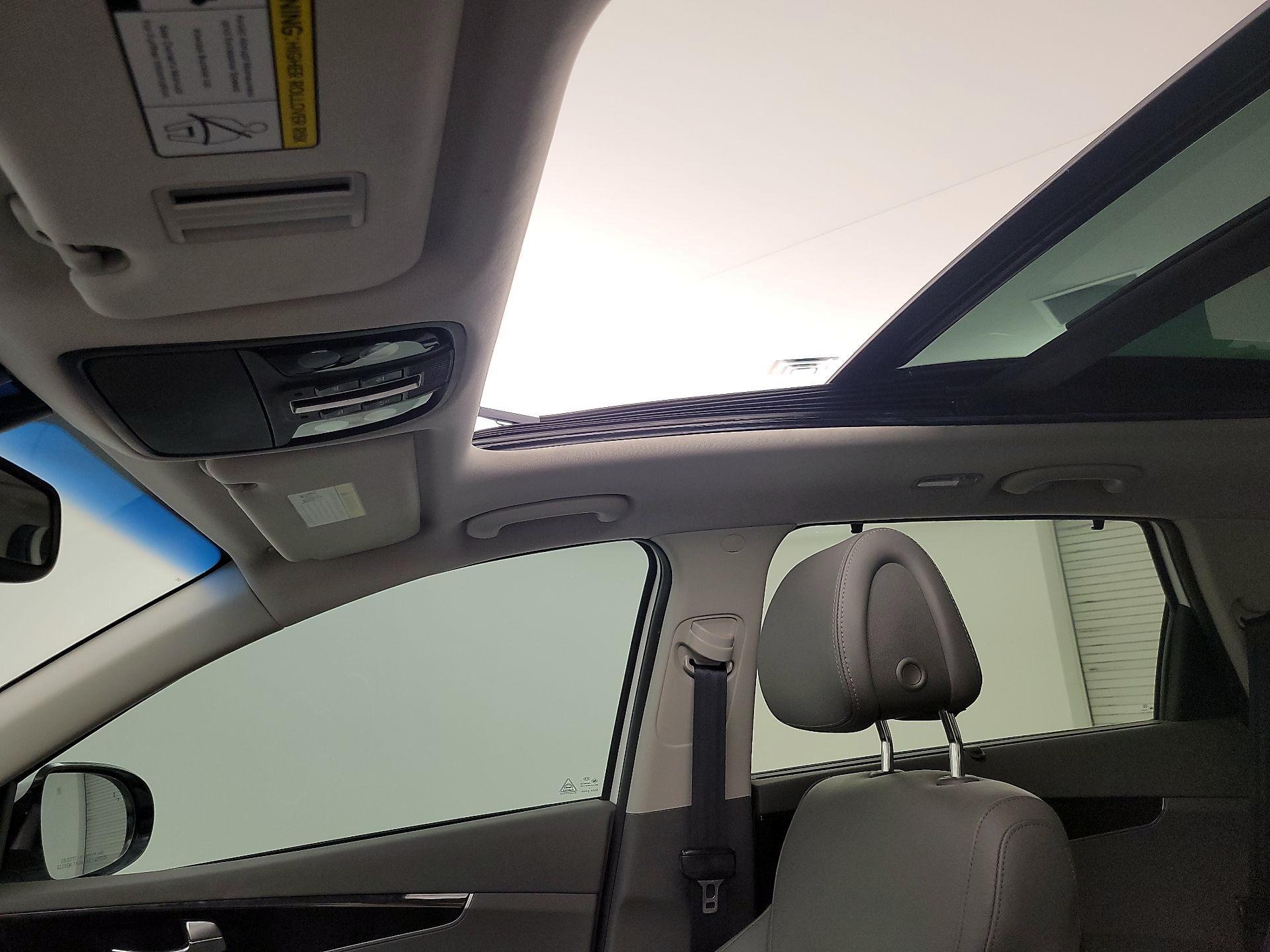 Thumbnail: 2016 Kia Sorento - 20
