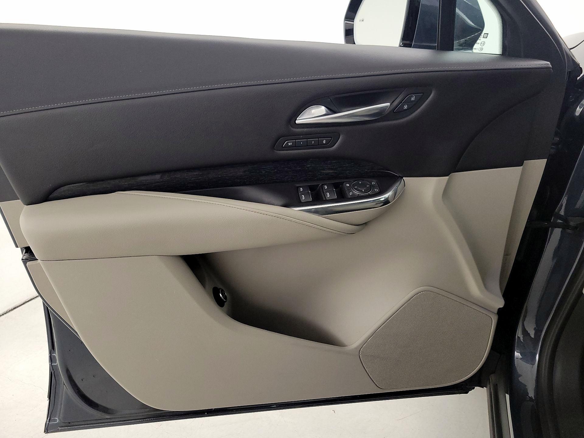 Thumbnail: 2021 Cadillac XT4 - 12