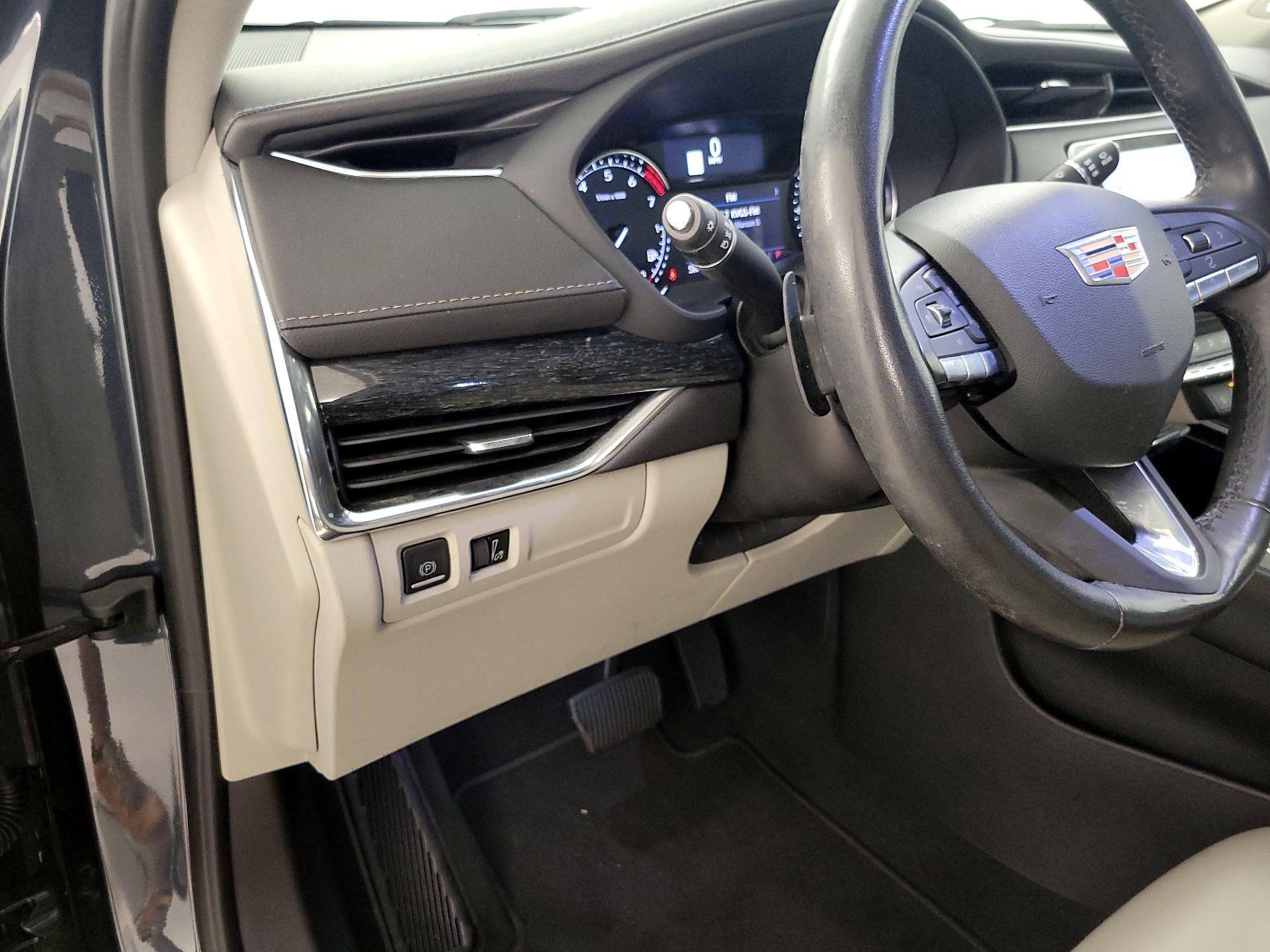 Thumbnail: 2021 Cadillac XT4 - 13