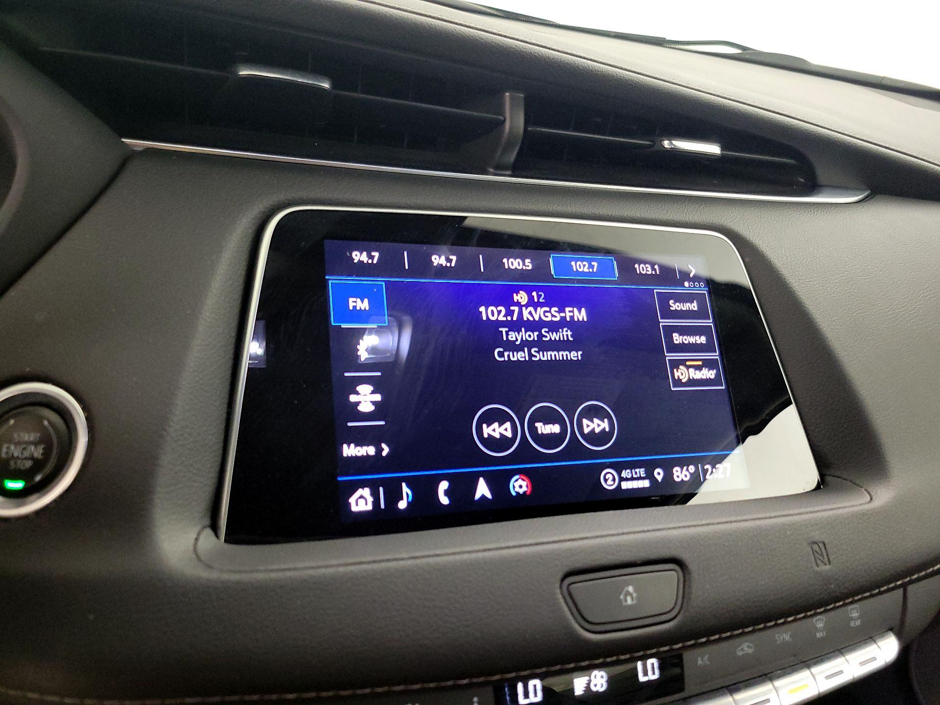 Thumbnail: 2021 Cadillac XT4 - 16