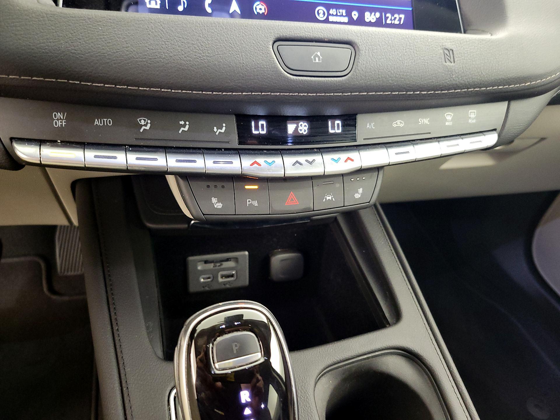 Thumbnail: 2021 Cadillac XT4 - 17