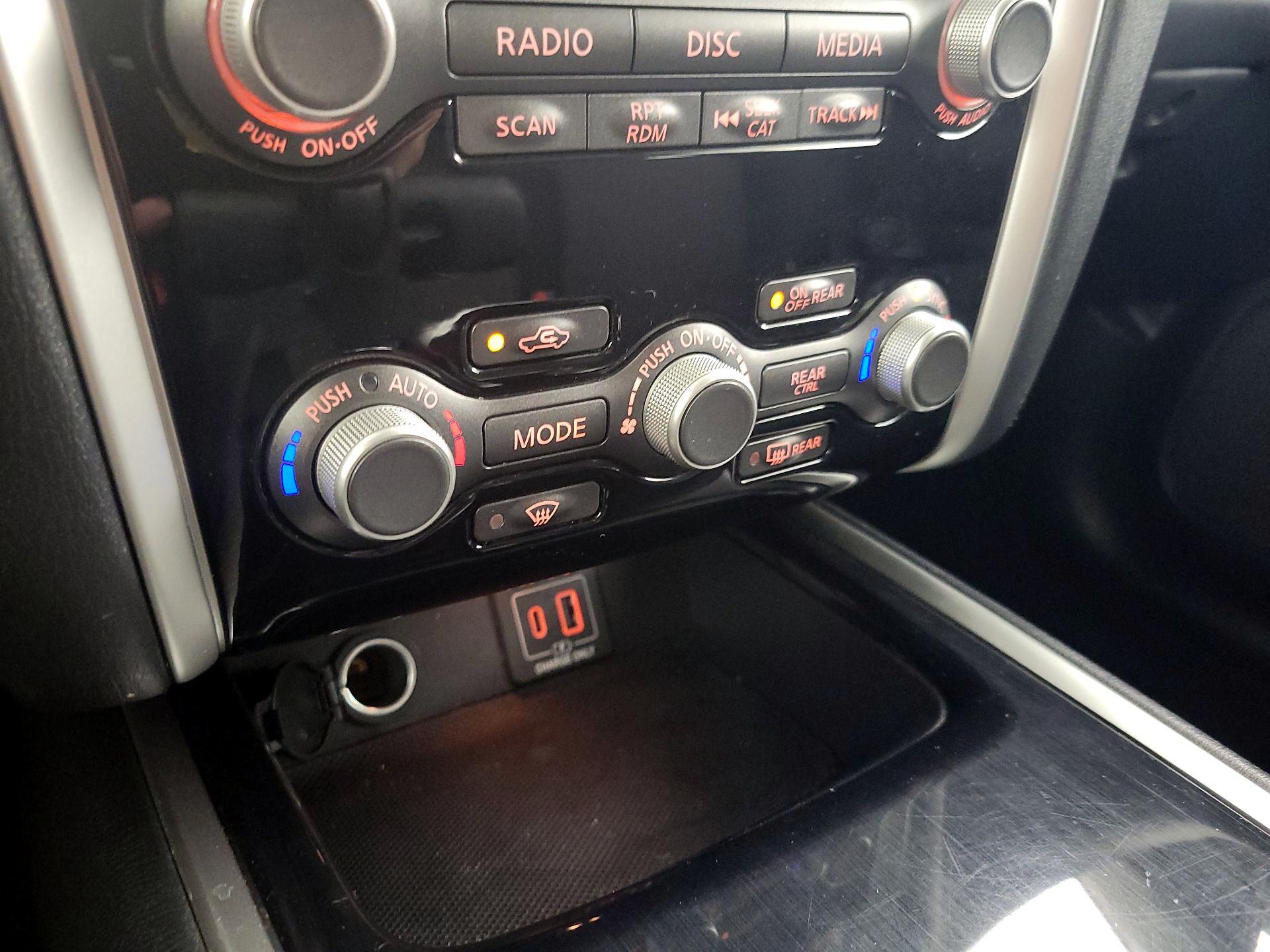 Thumbnail: 2019 Nissan Pathfinder - 16