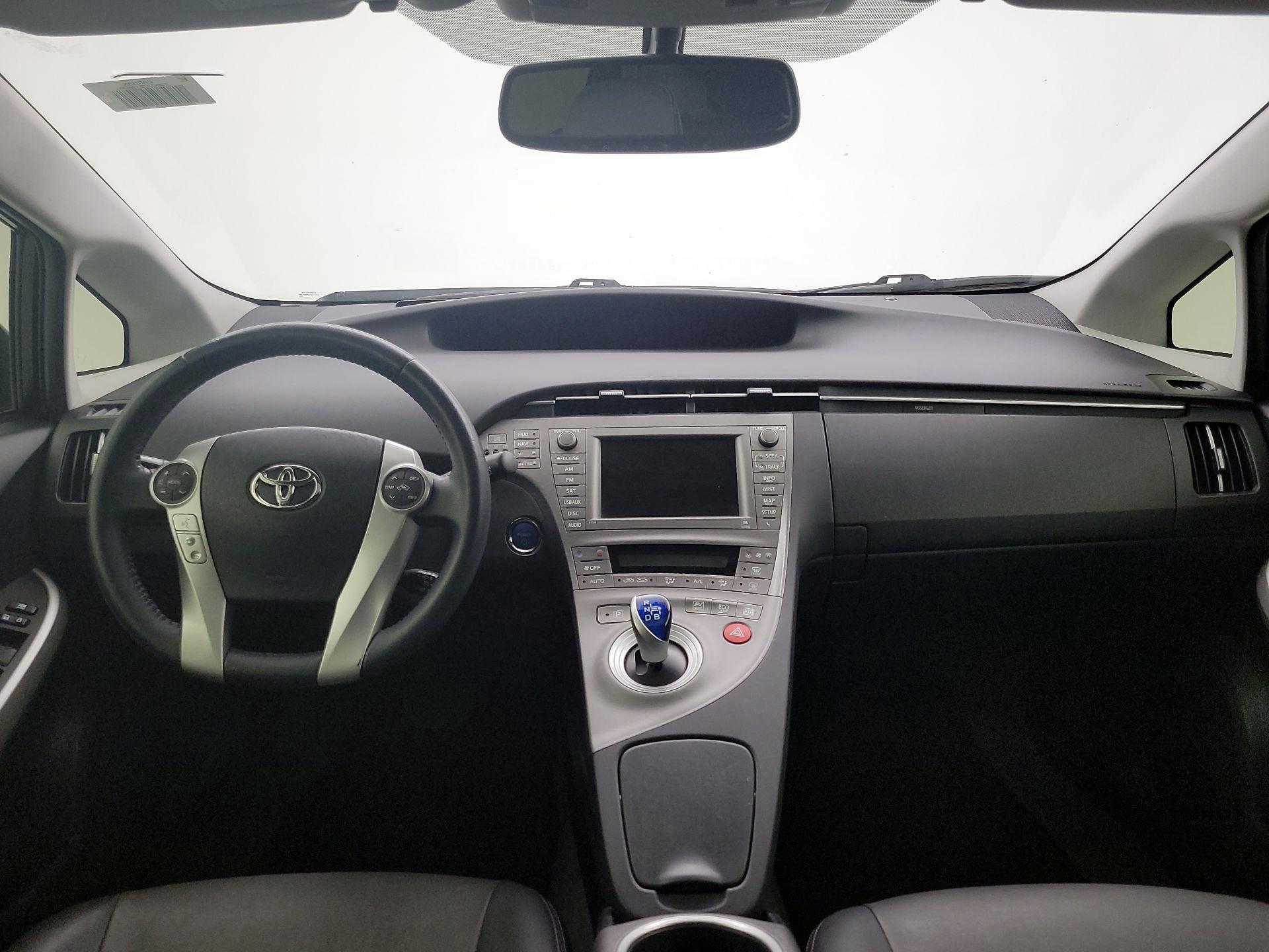 Thumbnail: 2015 Toyota Prius - 9