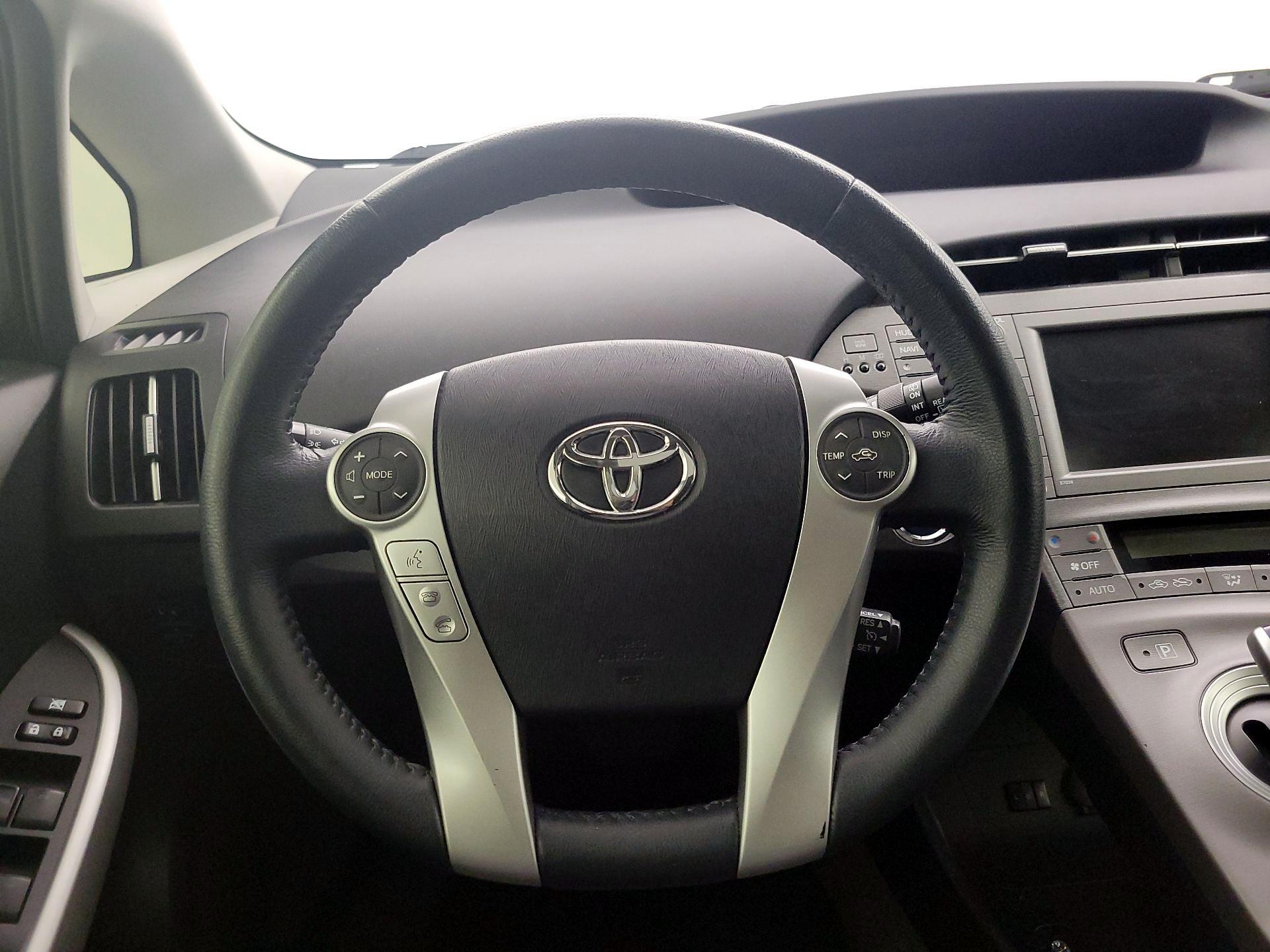 Thumbnail: 2015 Toyota Prius - 10
