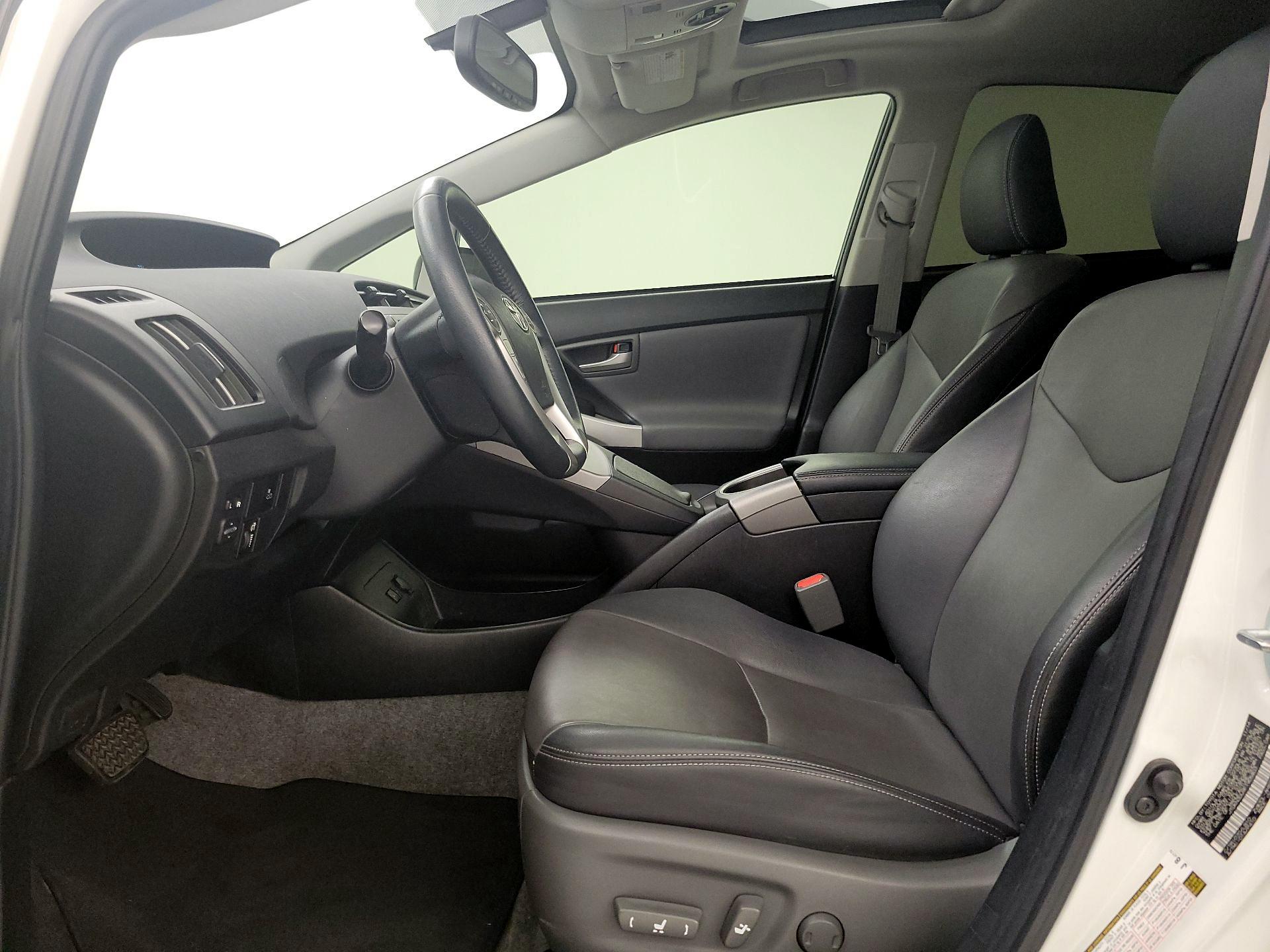 Thumbnail: 2015 Toyota Prius - 11