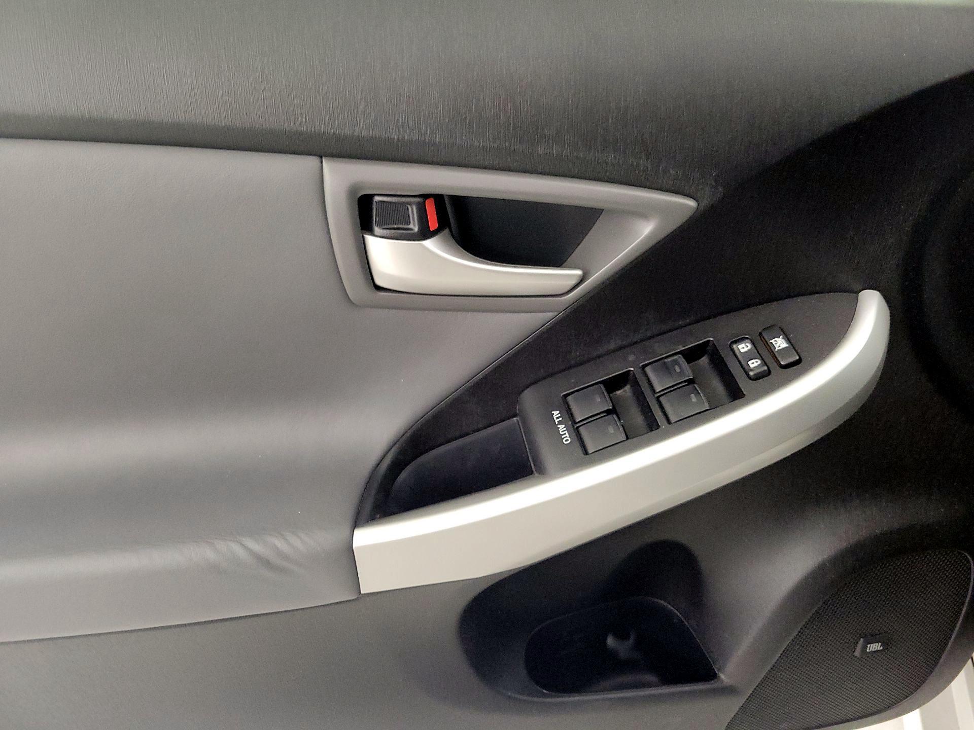 Thumbnail: 2015 Toyota Prius - 12