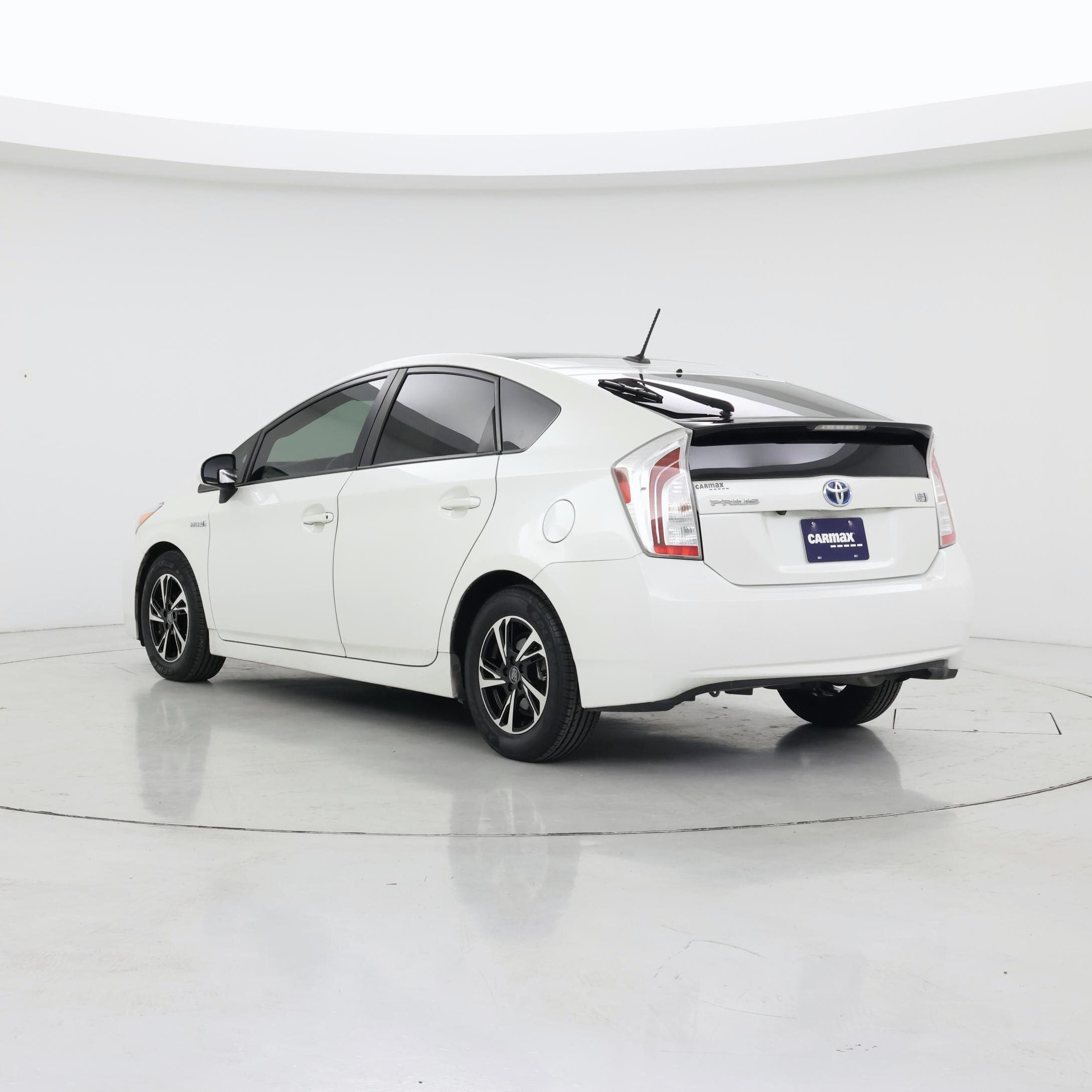 Thumbnail: 2015 Toyota Prius - 2
