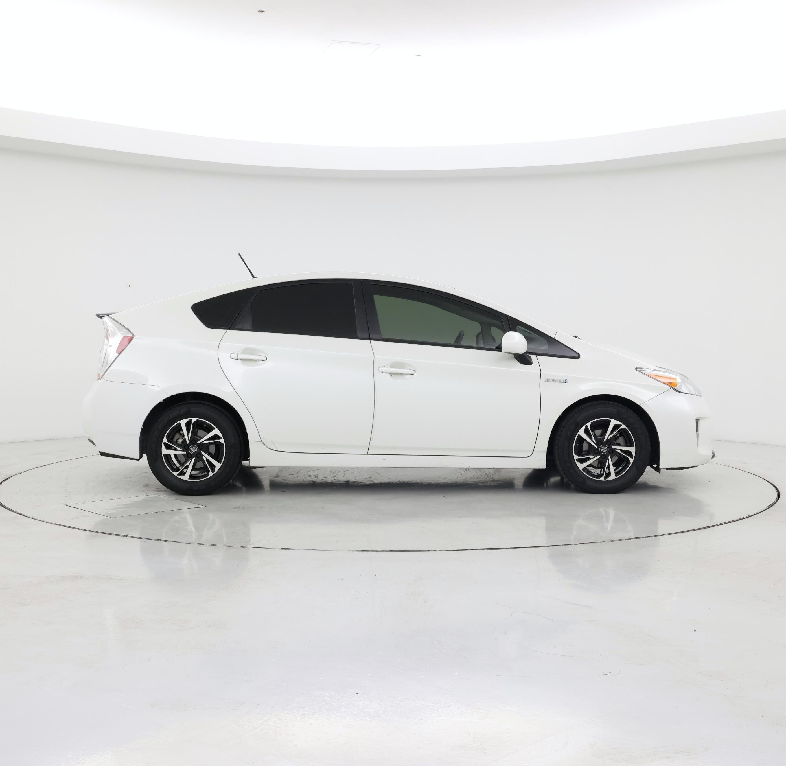 Thumbnail: 2015 Toyota Prius - 7