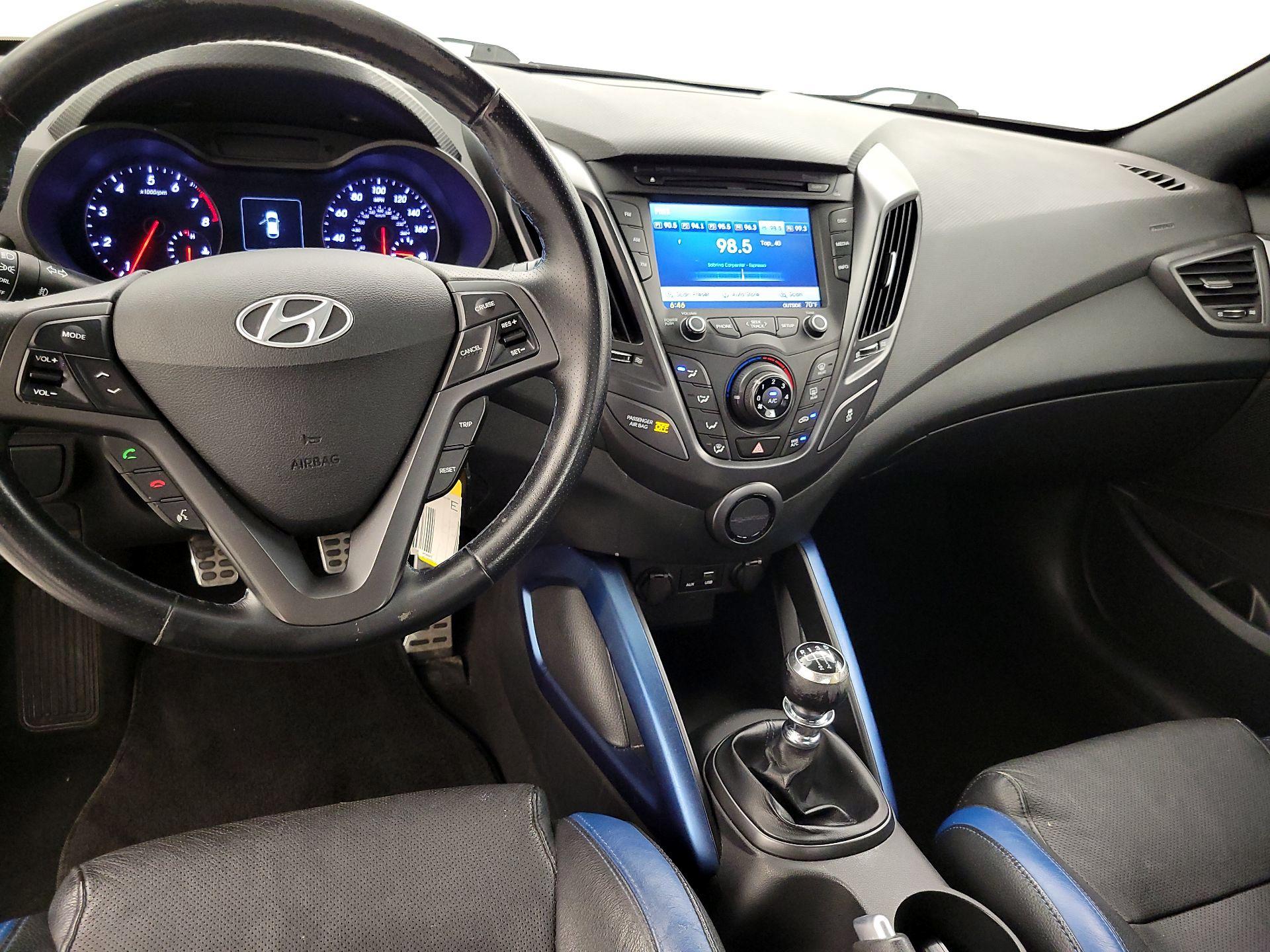 Thumbnail: 2016 Hyundai Veloster - 9