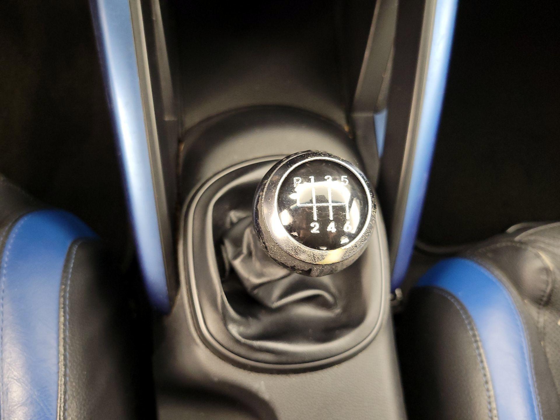 Thumbnail: 2016 Hyundai Veloster - 17