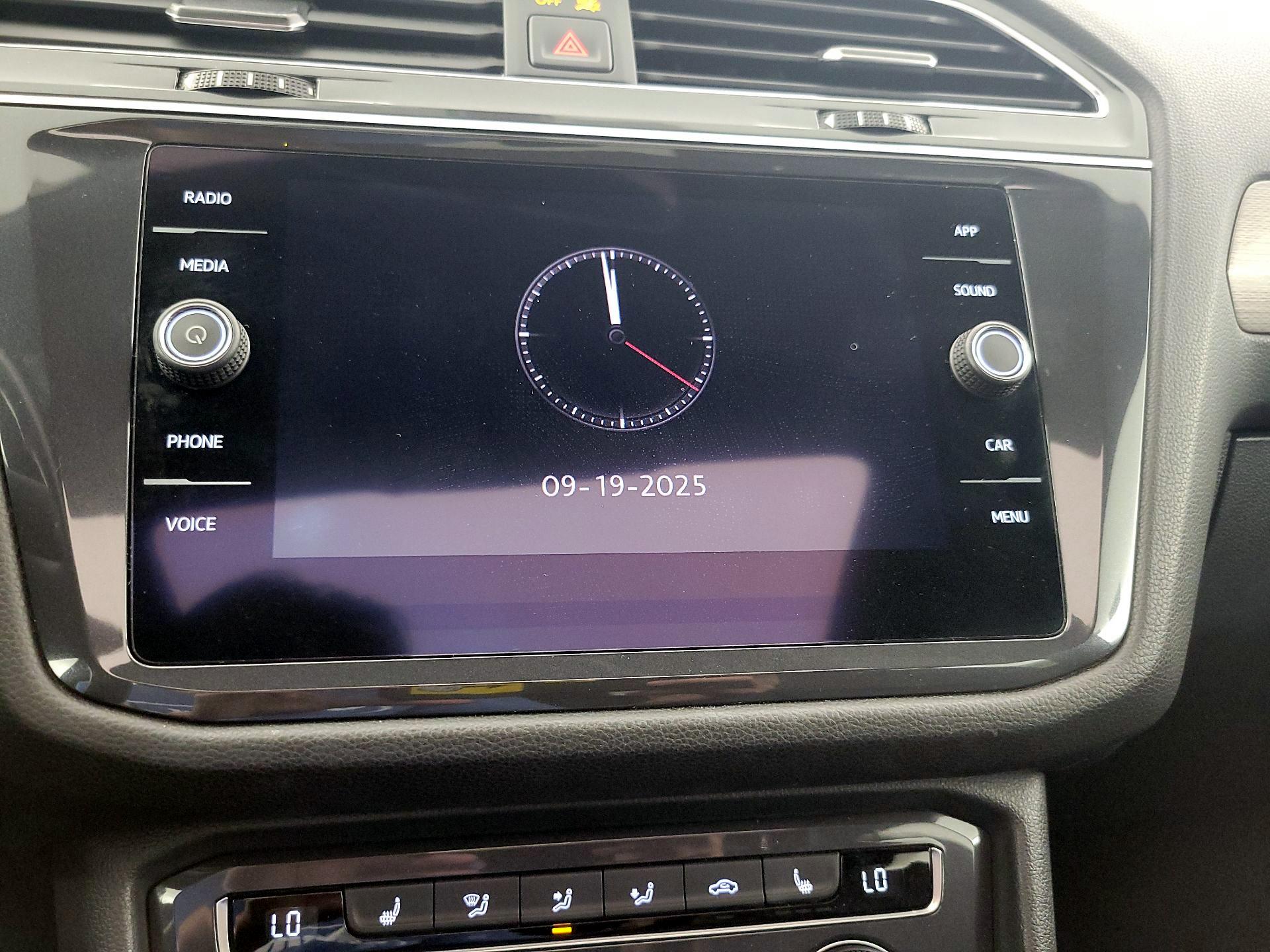 Thumbnail: 2020 Volkswagen Tiguan - 15