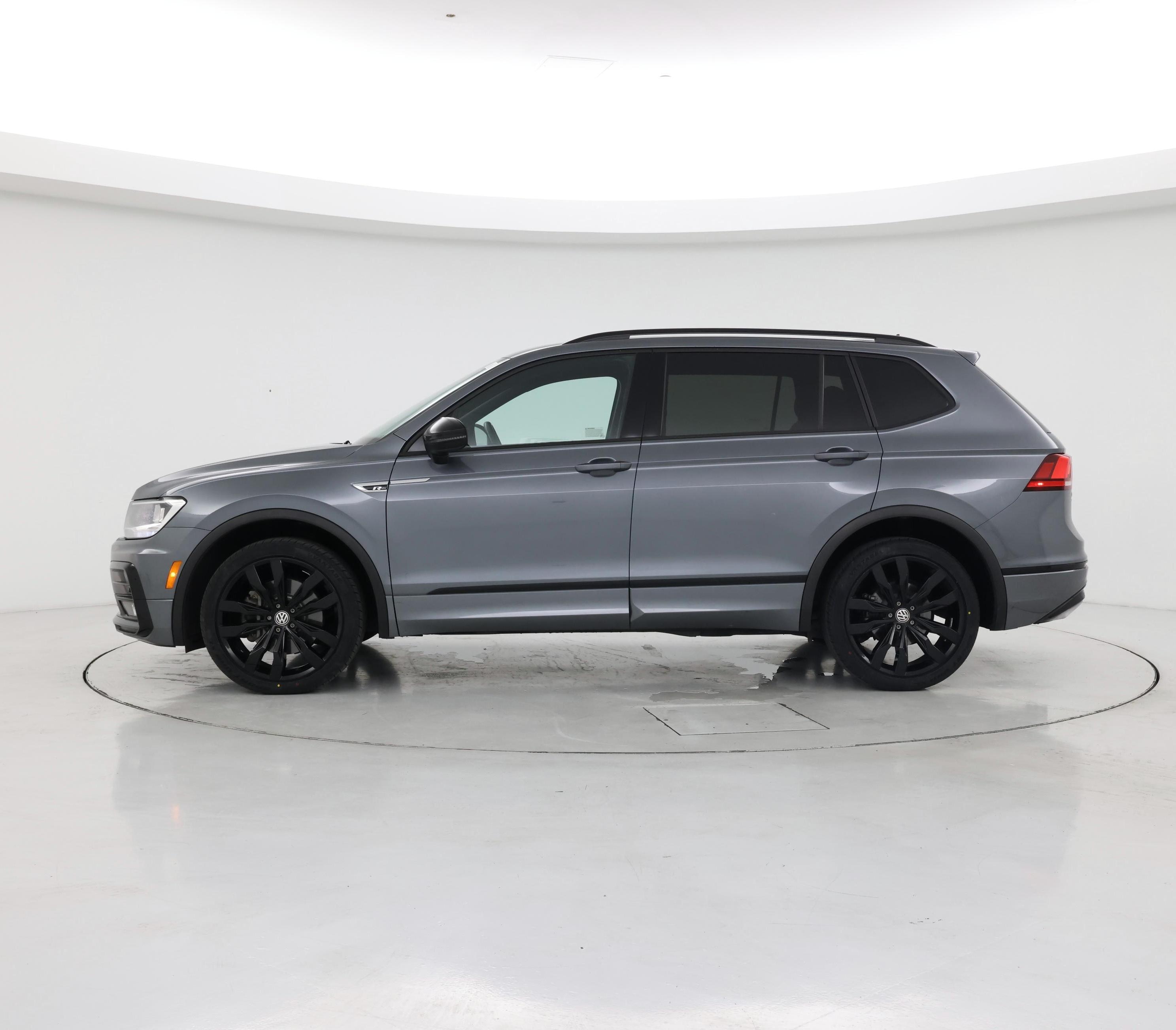 Thumbnail: 2020 Volkswagen Tiguan - 3