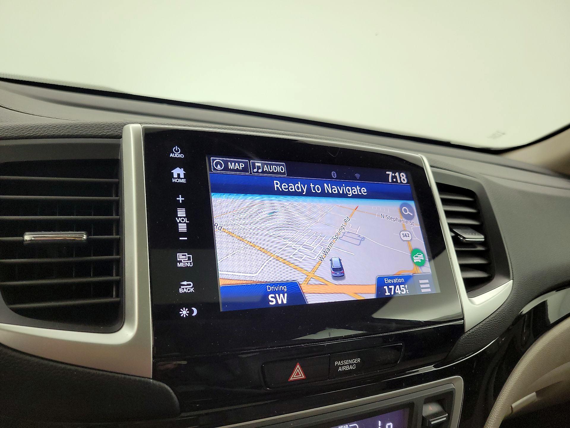 Thumbnail: 2017 Honda Pilot - 14