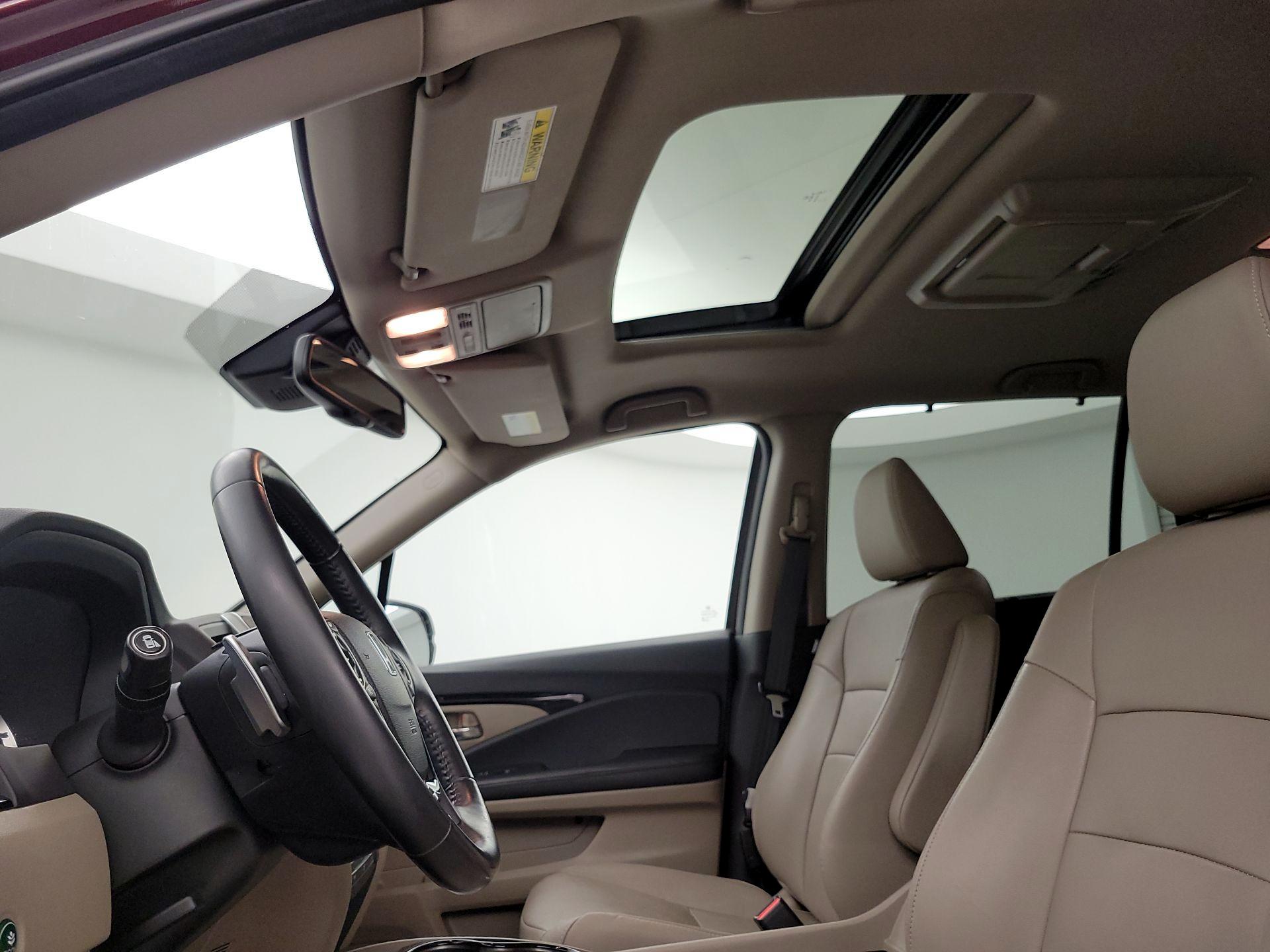 Thumbnail: 2017 Honda Pilot - 20