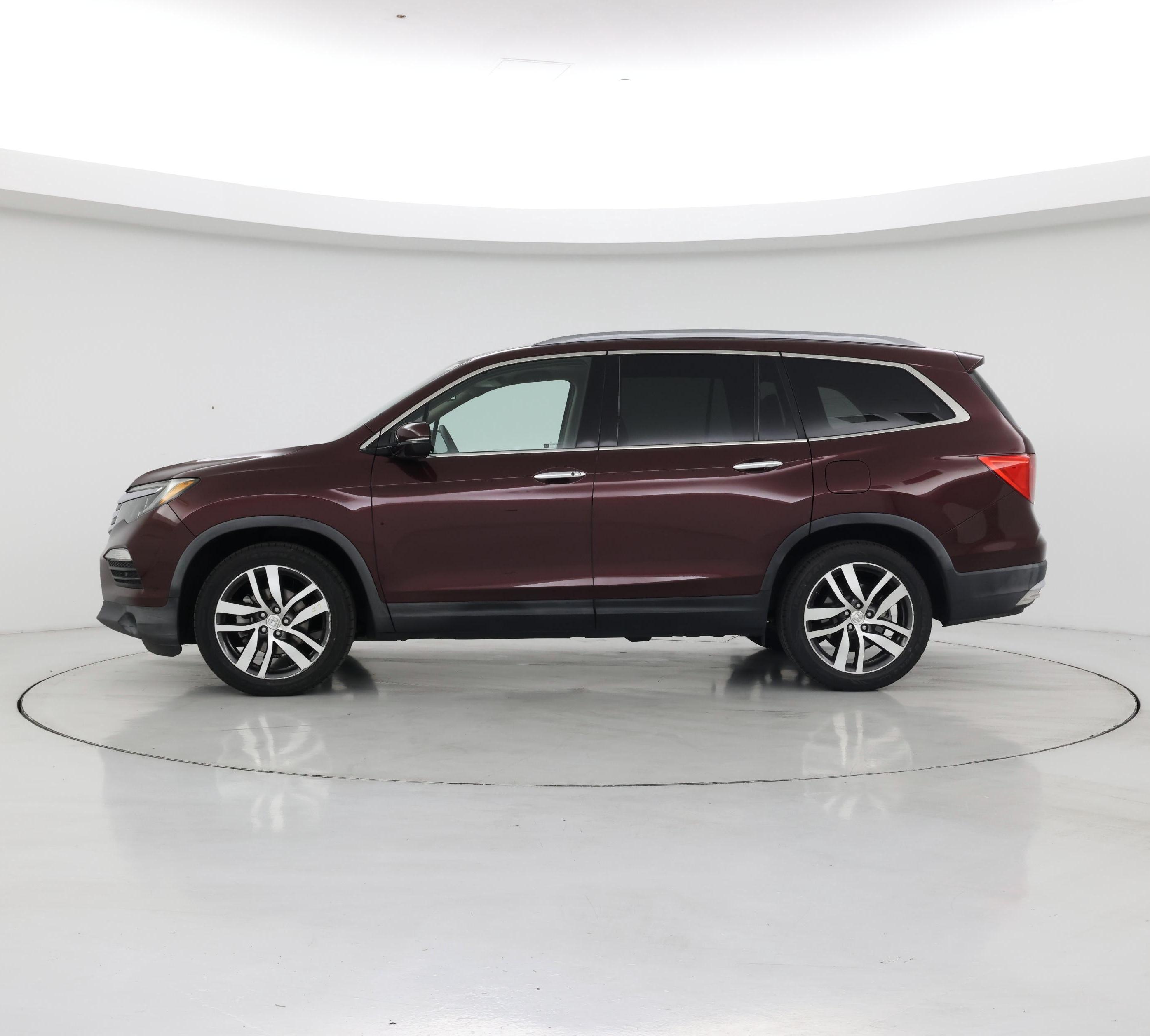 Thumbnail: 2017 Honda Pilot - 3